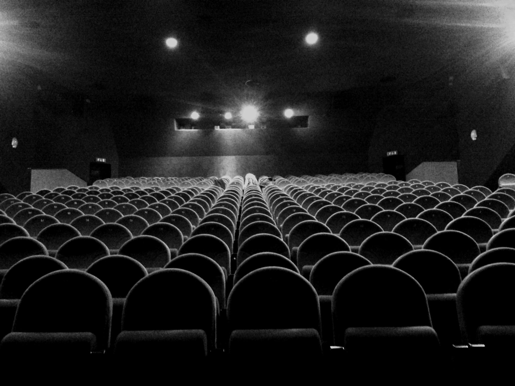 2048x1536 Movie Theater Wallpaper