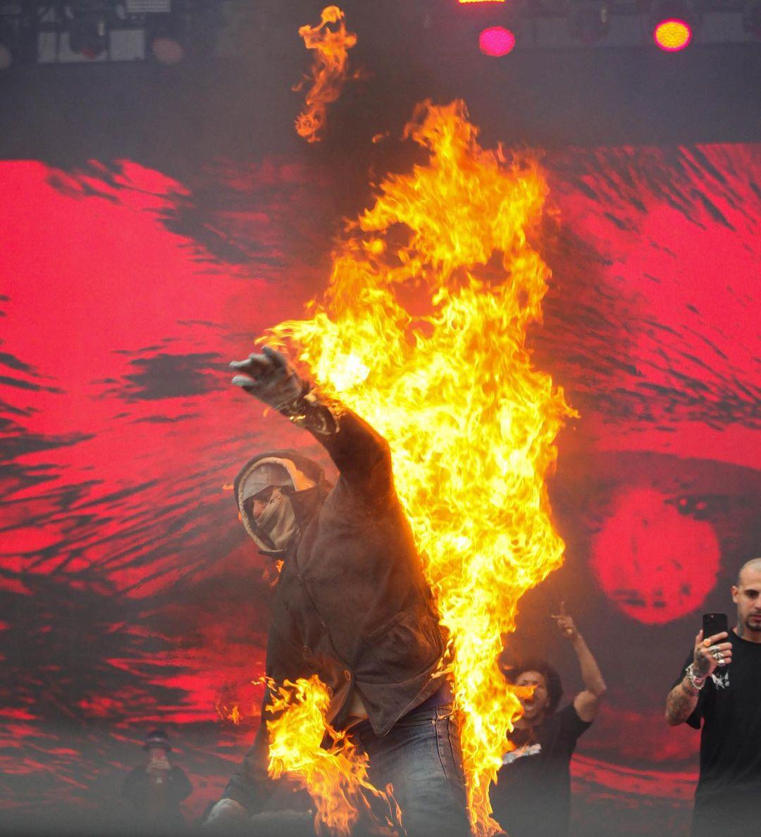 1080x1188 Djonga coloca fogo nos racistas em festival