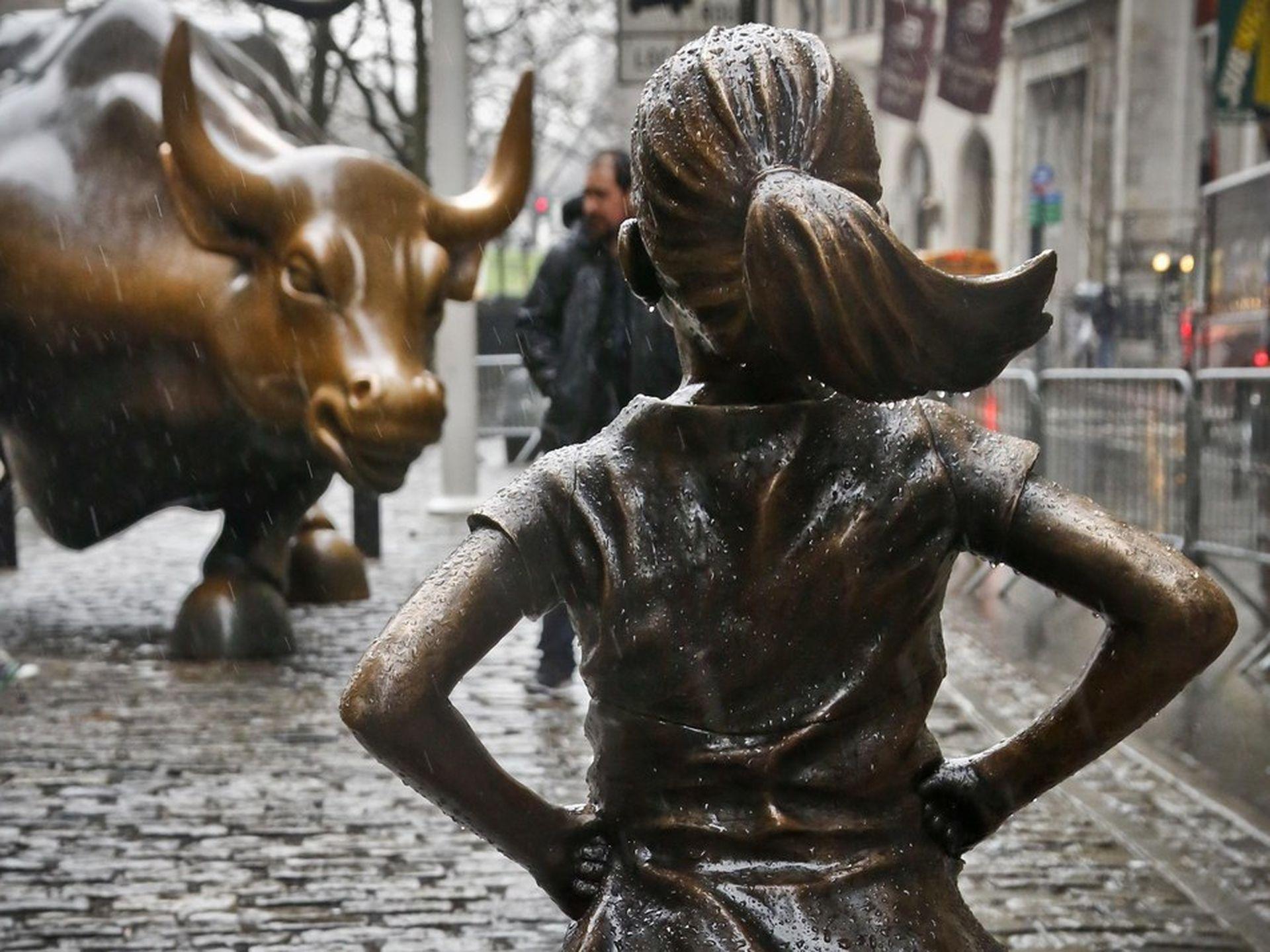 1920x1440 Why the Charging Bull is firing back at the Fearless Girl