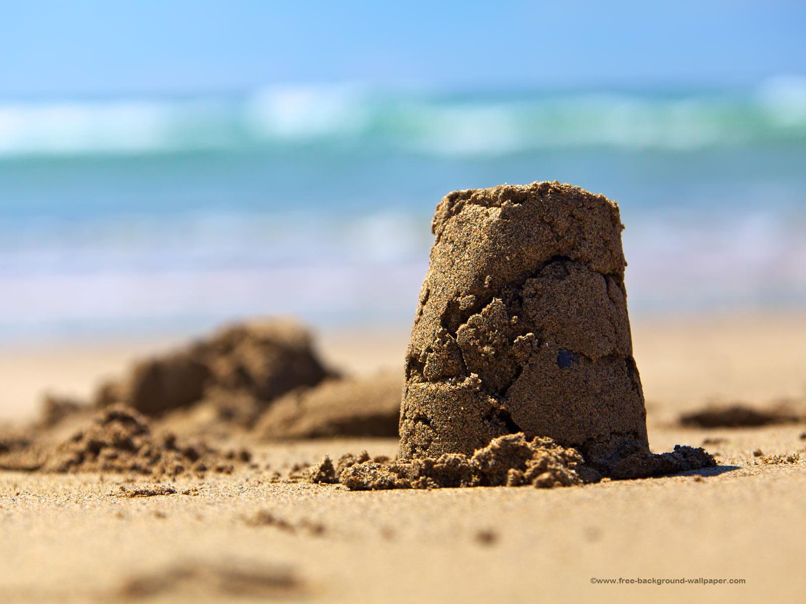 1600x1200 Sand Castles On Beach Wallpaper