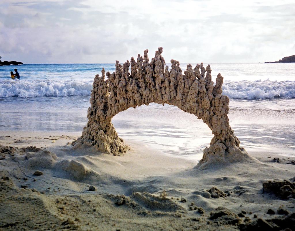 1024x801 Beautiful Drip Castle Sand Sculptures That Appear to Defy Gravity