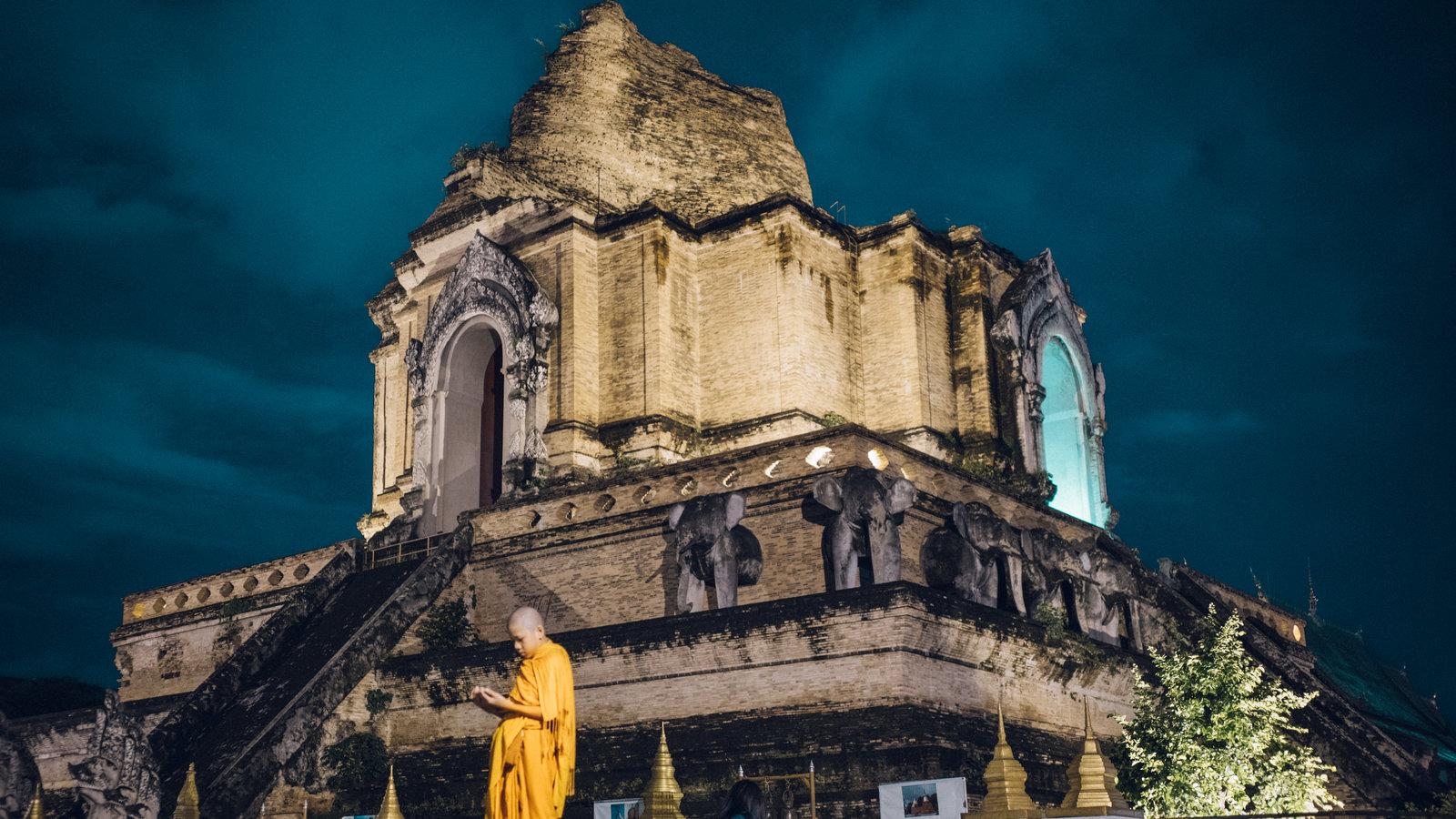 1600x900 Hours in Chiang Mai