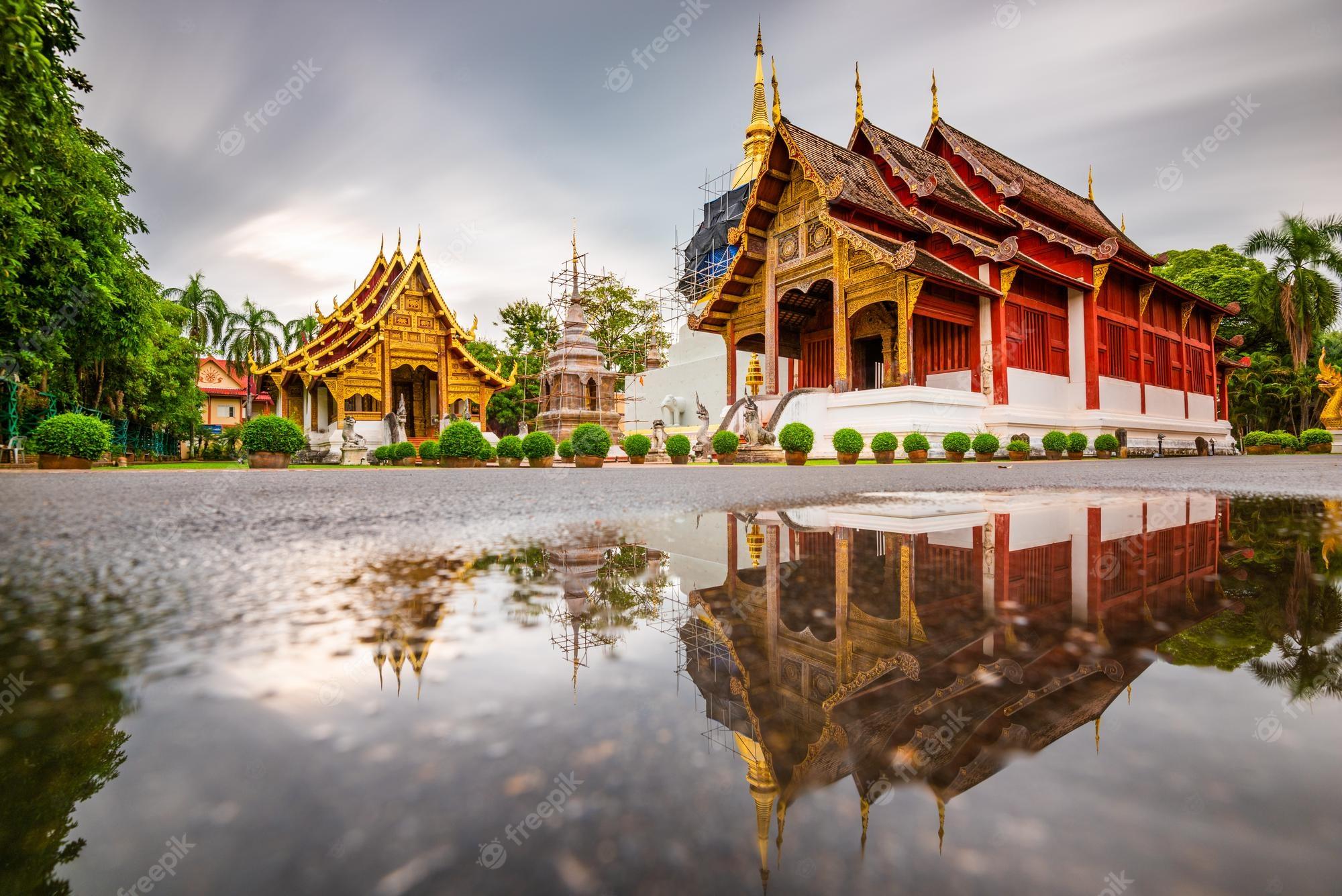 2000x1335 Premium Photo. Wat phra singh in chiang mai thailand