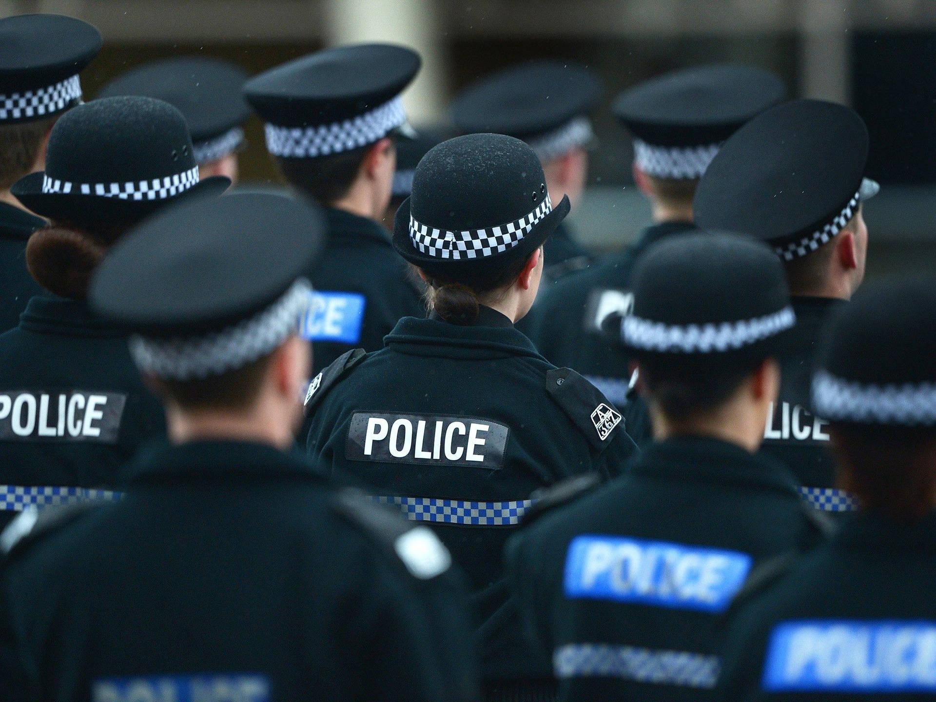 1920x1440 Police Officer Wallpaper