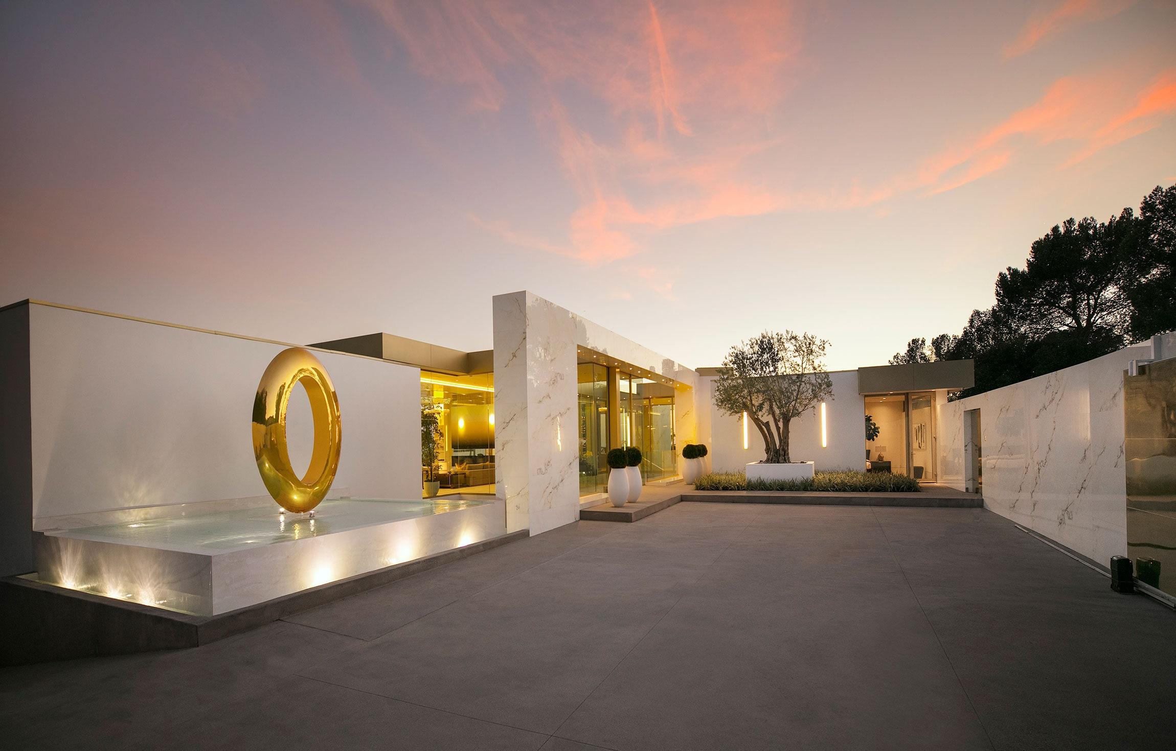 2300x1470 Inside The $500 Million Giga Mansion Boom