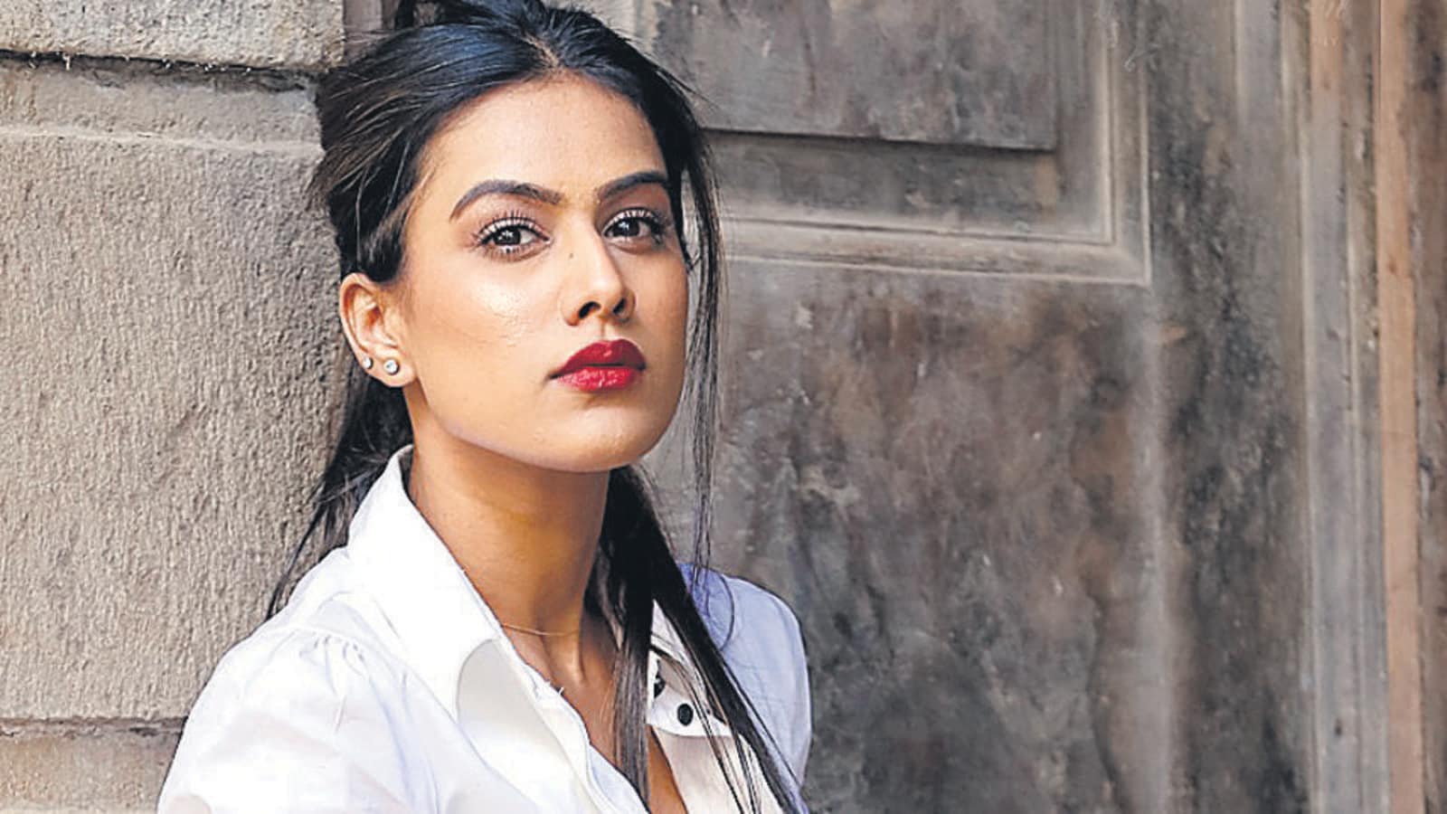 1600x900 Nia Sharma: Everything is a mess yet everyone is trying to do their bit. This is a world crisis