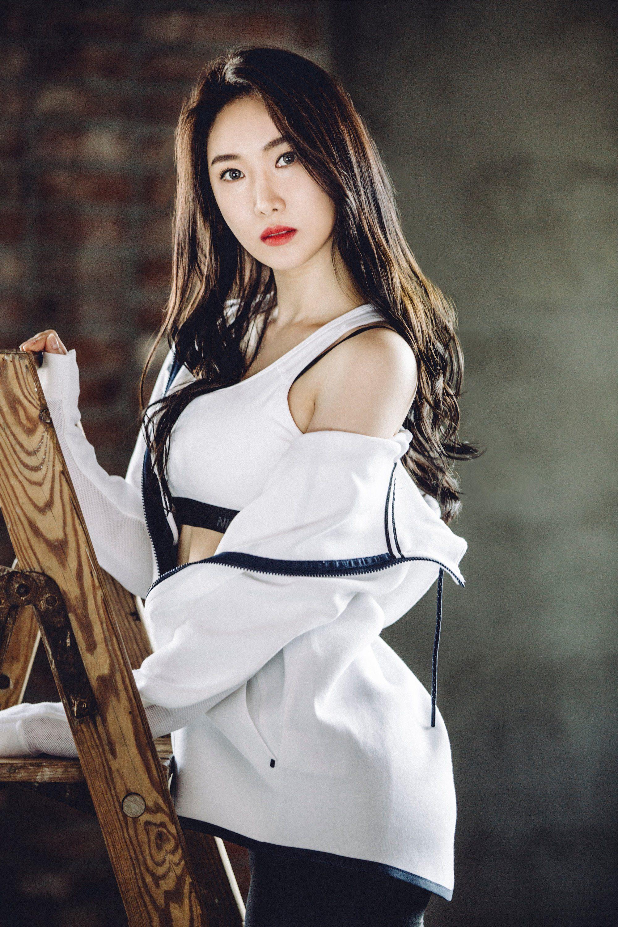 2000x3000 Kim Minyoung (Brave Girls) Android IPhone Wallpaper KPOP Image Board Mobile
