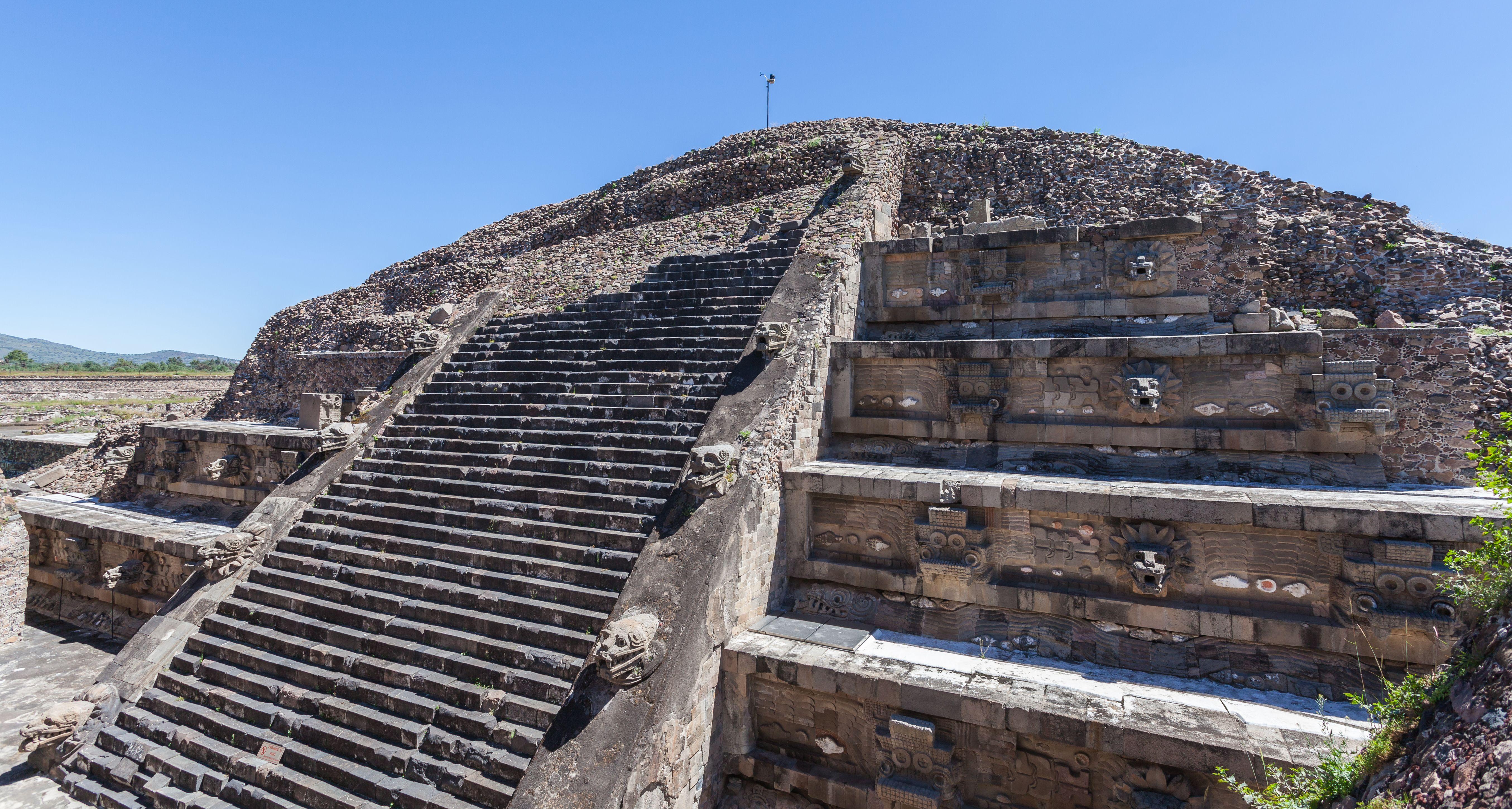 5419x2899 Temple of the Feathered Serpent, Teotihuacan