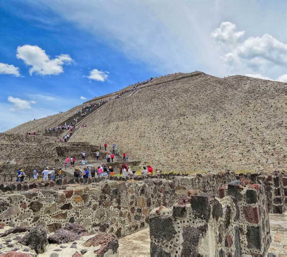 980x880 Photos of San Juan Teotihuacan: Image and photo