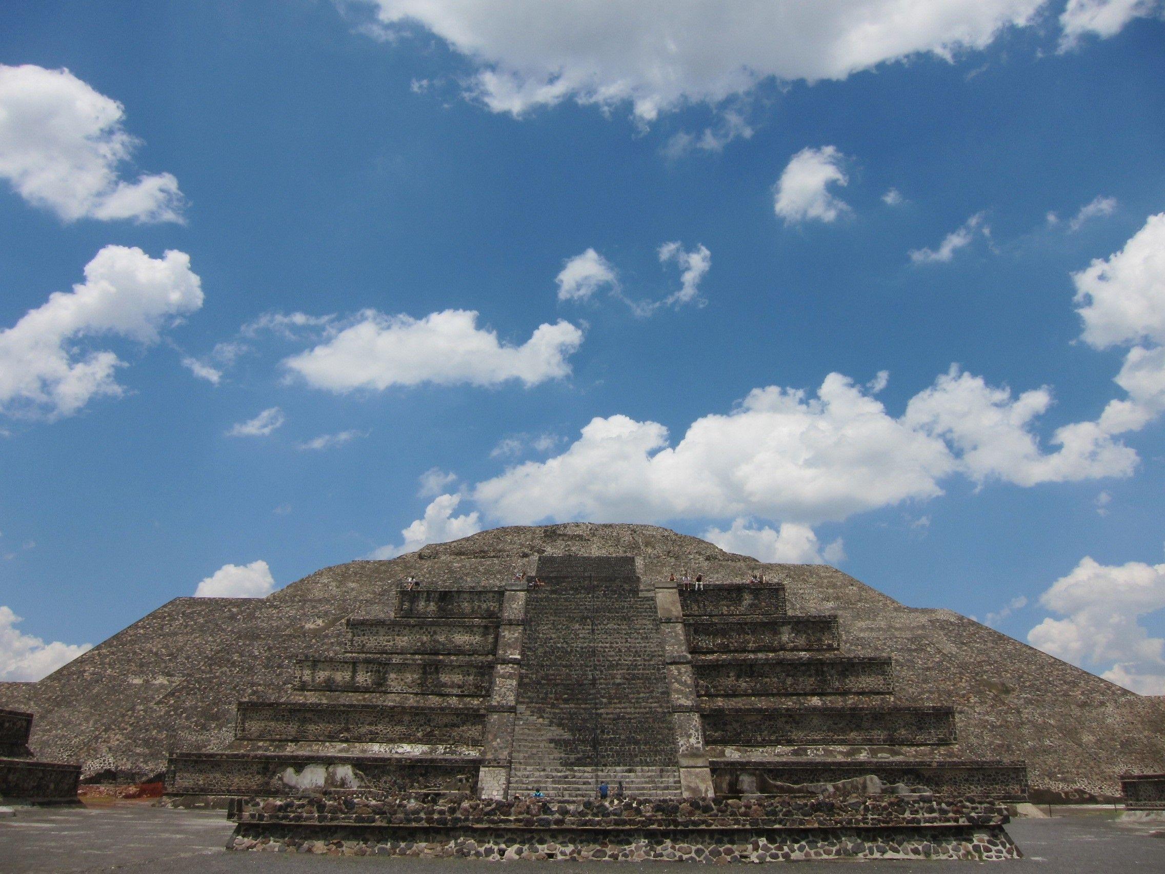 2272x1704 Wallpaper / outdoors, travel destinations, no people, cloud, building exterior, sky, travel, teotihuacan, religion, ancient, place of worship, staircase, blue sky free download