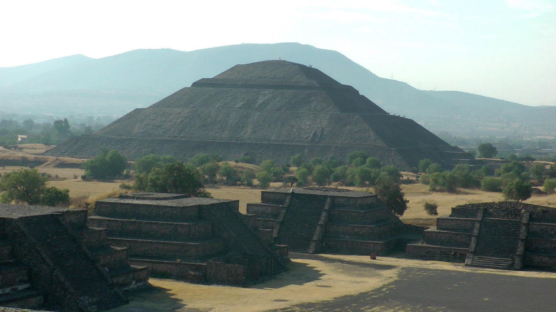 1920x1080 The Pyramids at Teotihuacán, Mexico in HD. Teotihuacan, Dream vacations, Mexico