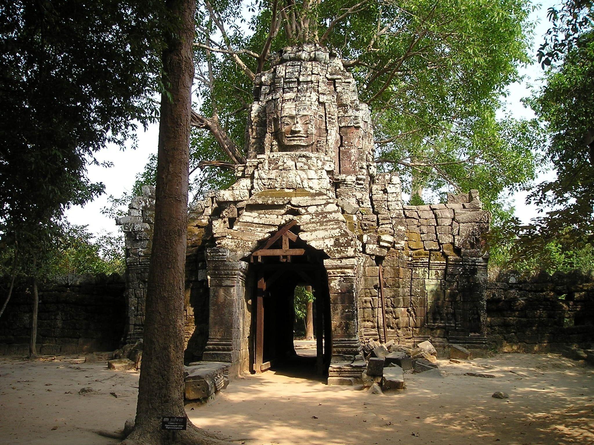 2048x1536 Wallpaper / jungle, ancient civilization, cambodia, temple, day, architecture, old, southeast, temple, asia, famous Place, no people, building, overgrown free download