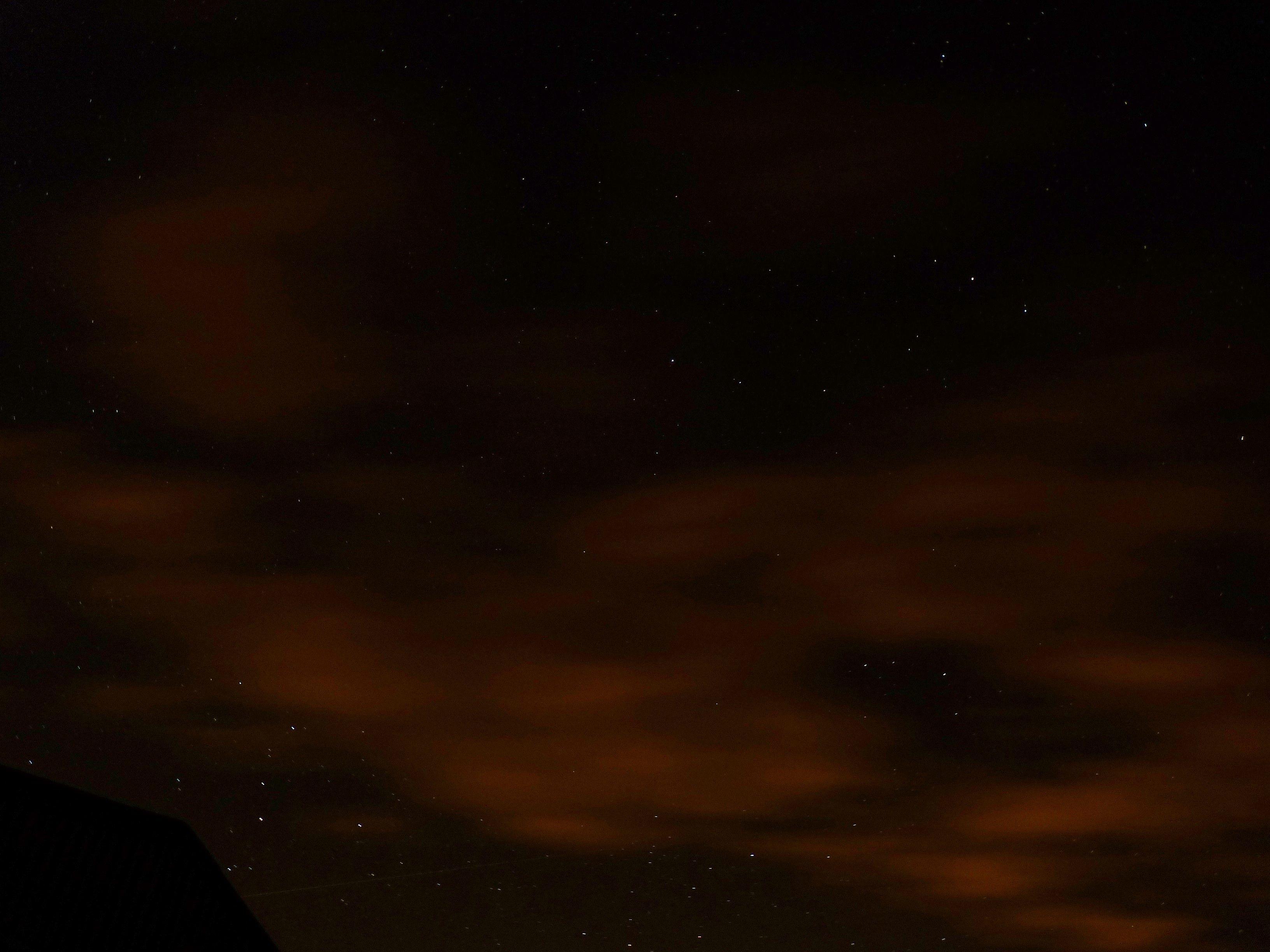 3264x2448 Brown clouds in the night sky free image download