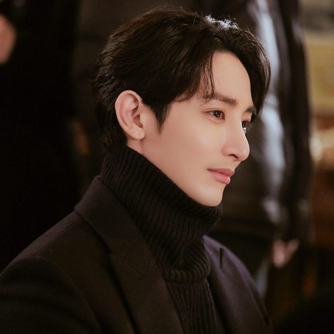 1080x1080 Lee SooHyuk's Boyfriend Material Picture
