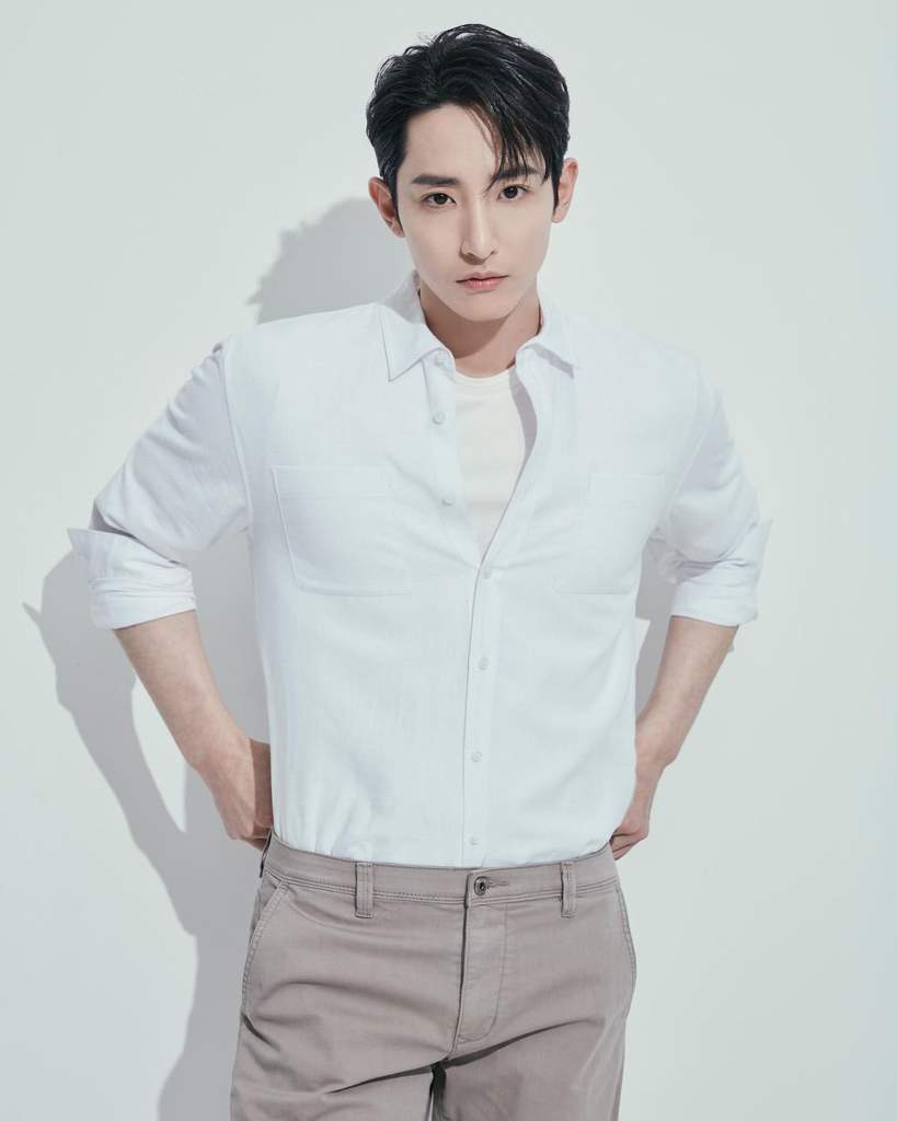 819x1024 Lee Soo Hyuk Exudes Overflowing Charisma As New Muse Of Fahrenheit Clothing. K Pop Amino