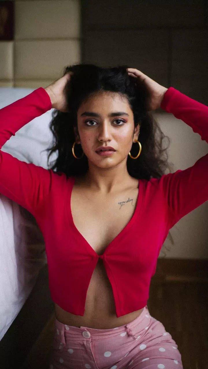 720x1280 Hottest looks of Priya Prakash Varrier​