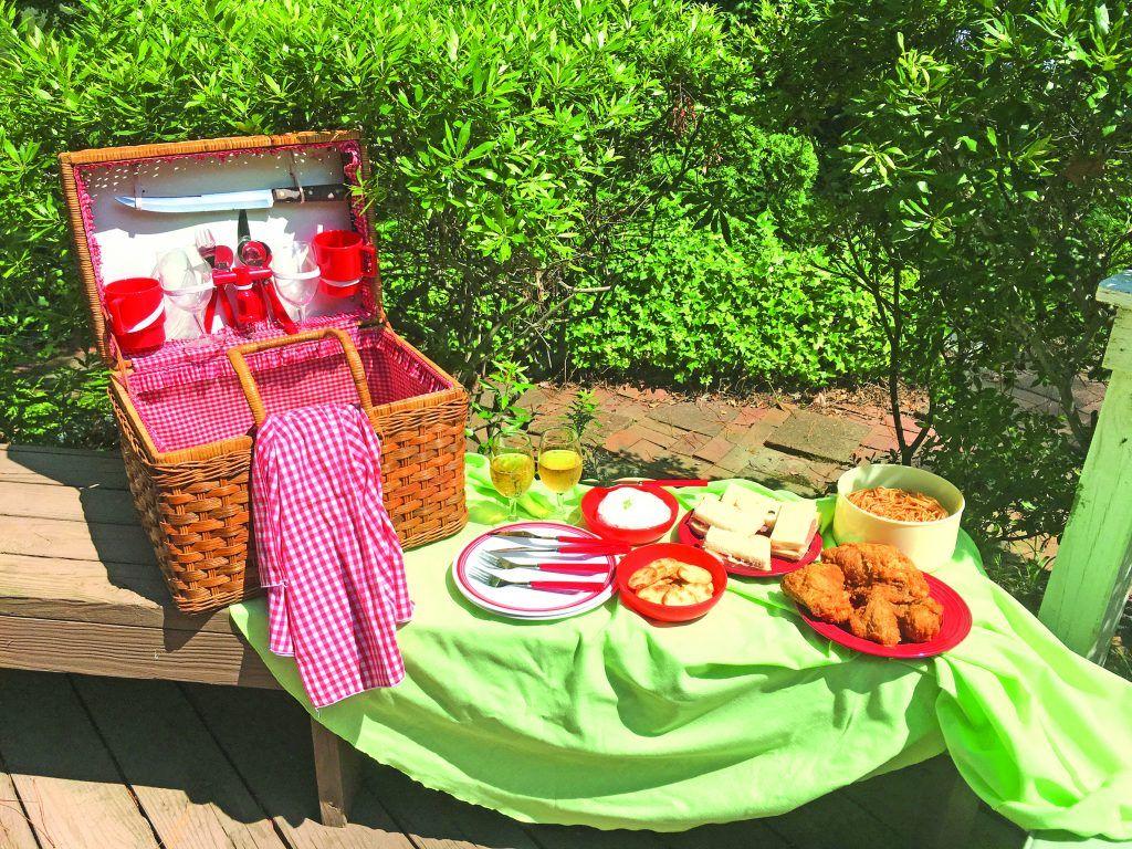 1024x768 Time for a picnic It's summer, after all