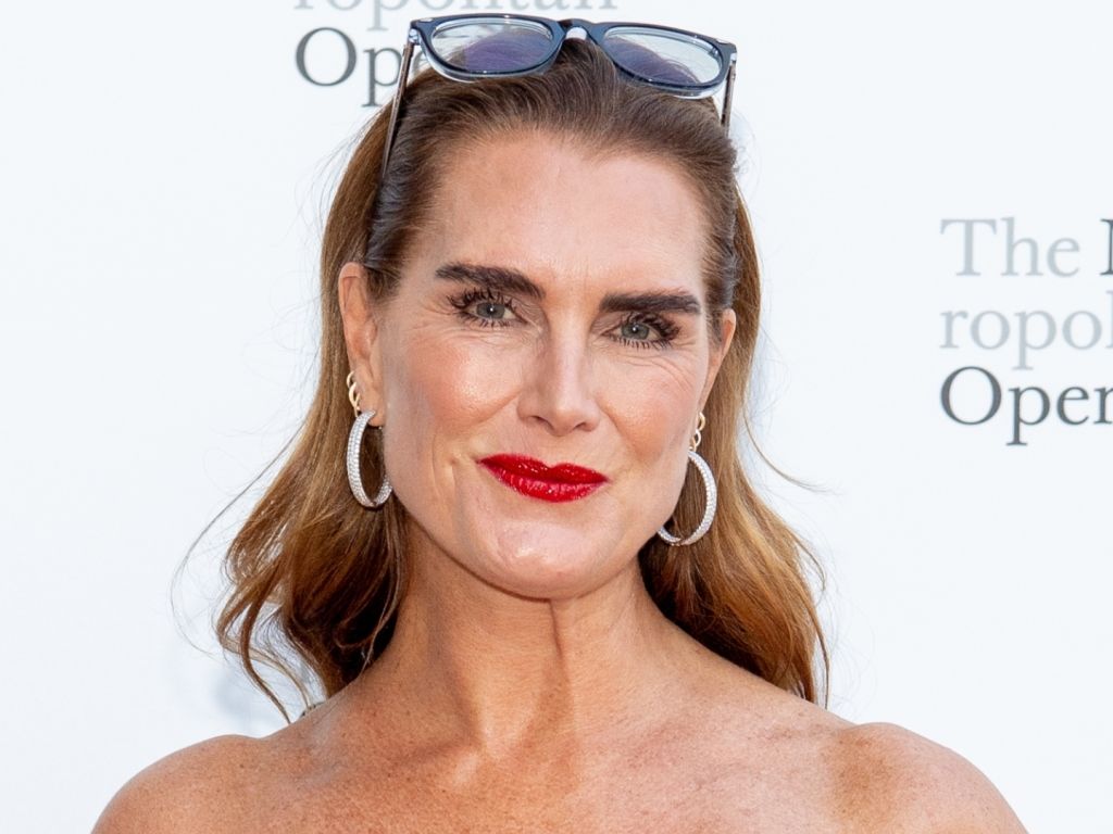 1024x768 Brooke Shields Reflects on Beauty & Body Image After Becoming a Mother