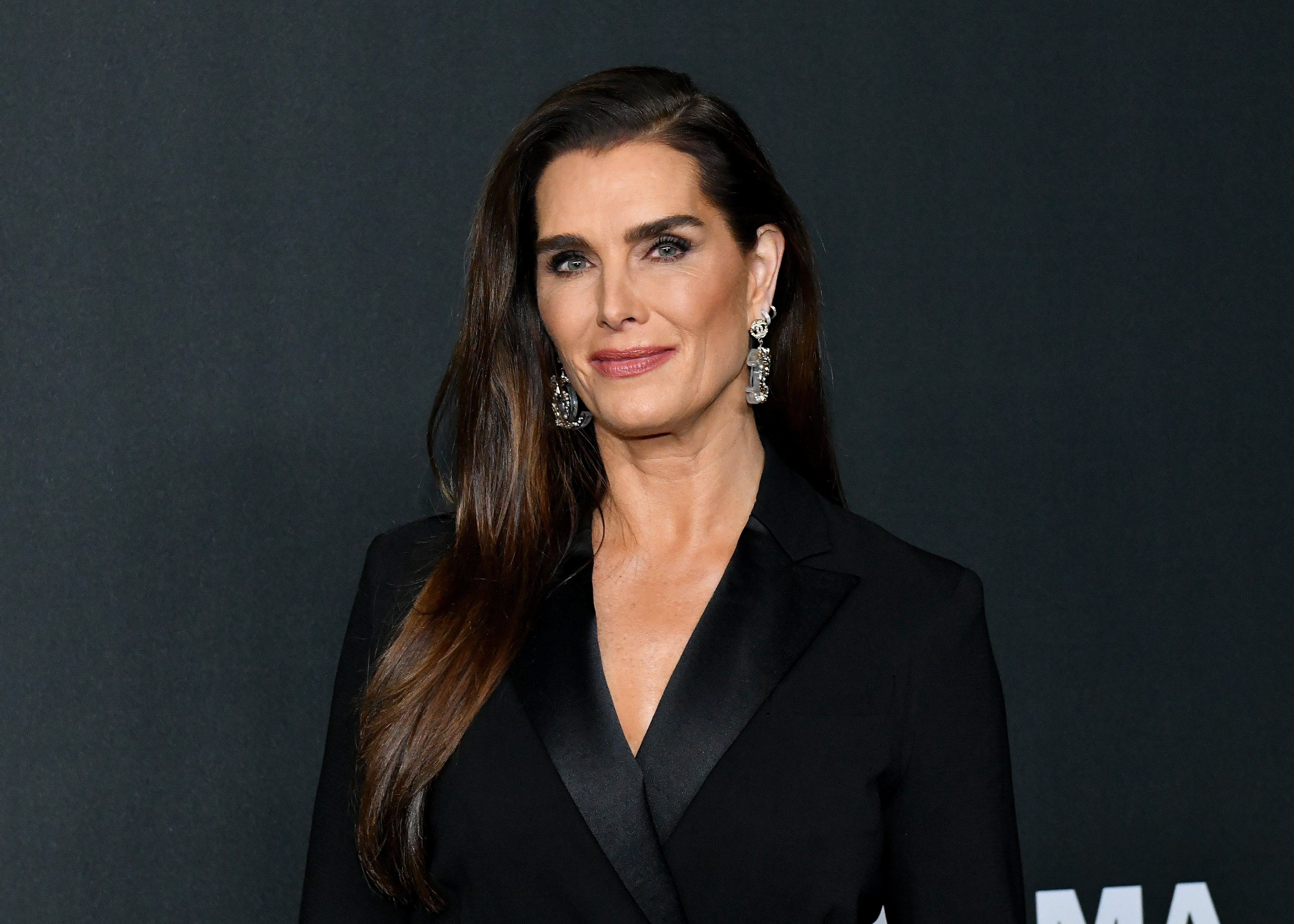 6000x4286 Brooke Shields and daughter Grier get candid in Victoria's Secret ad