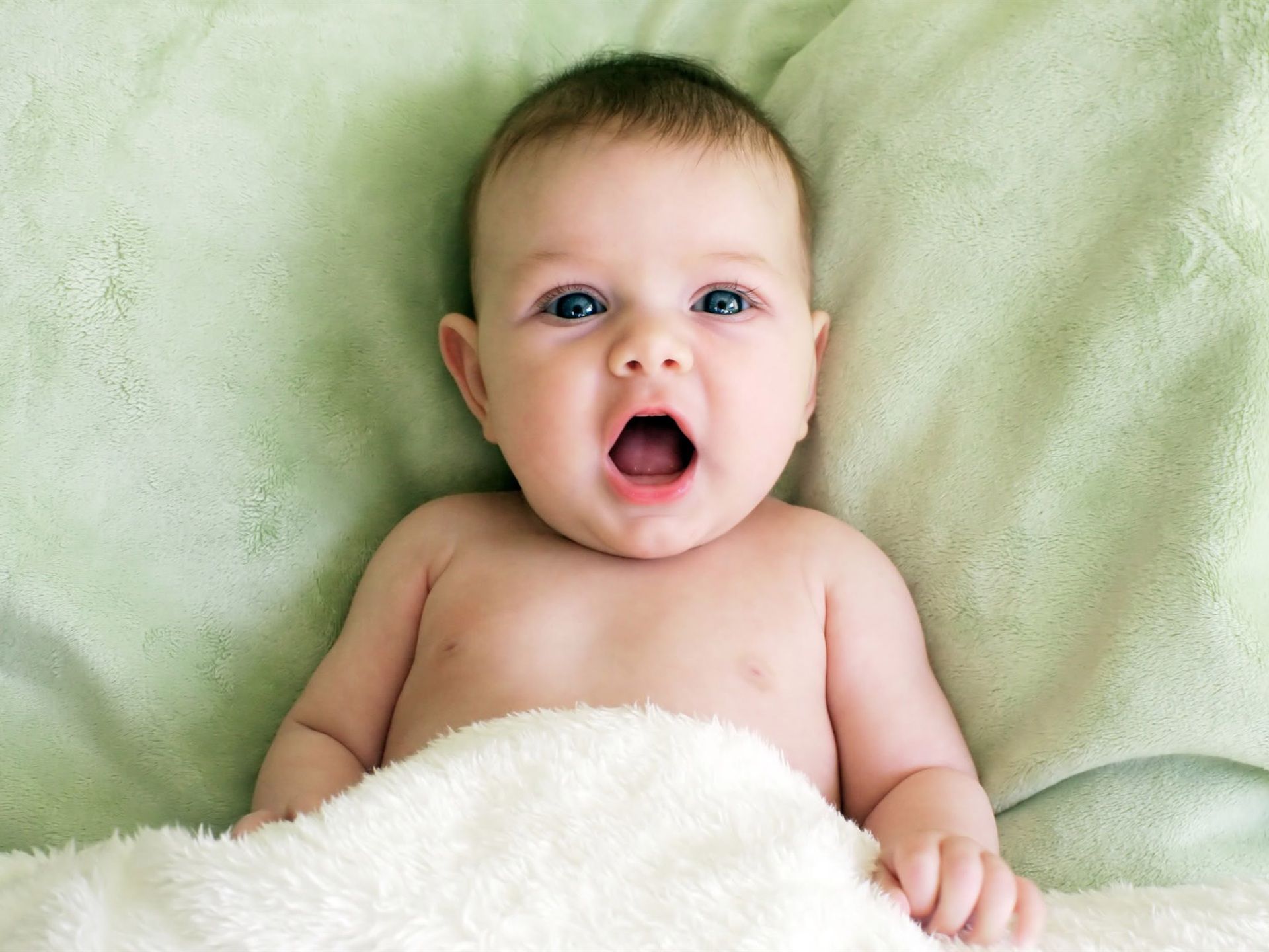 1920x1440 Wallpaper Baby ready for bed 2560x1600 HD Picture, Image