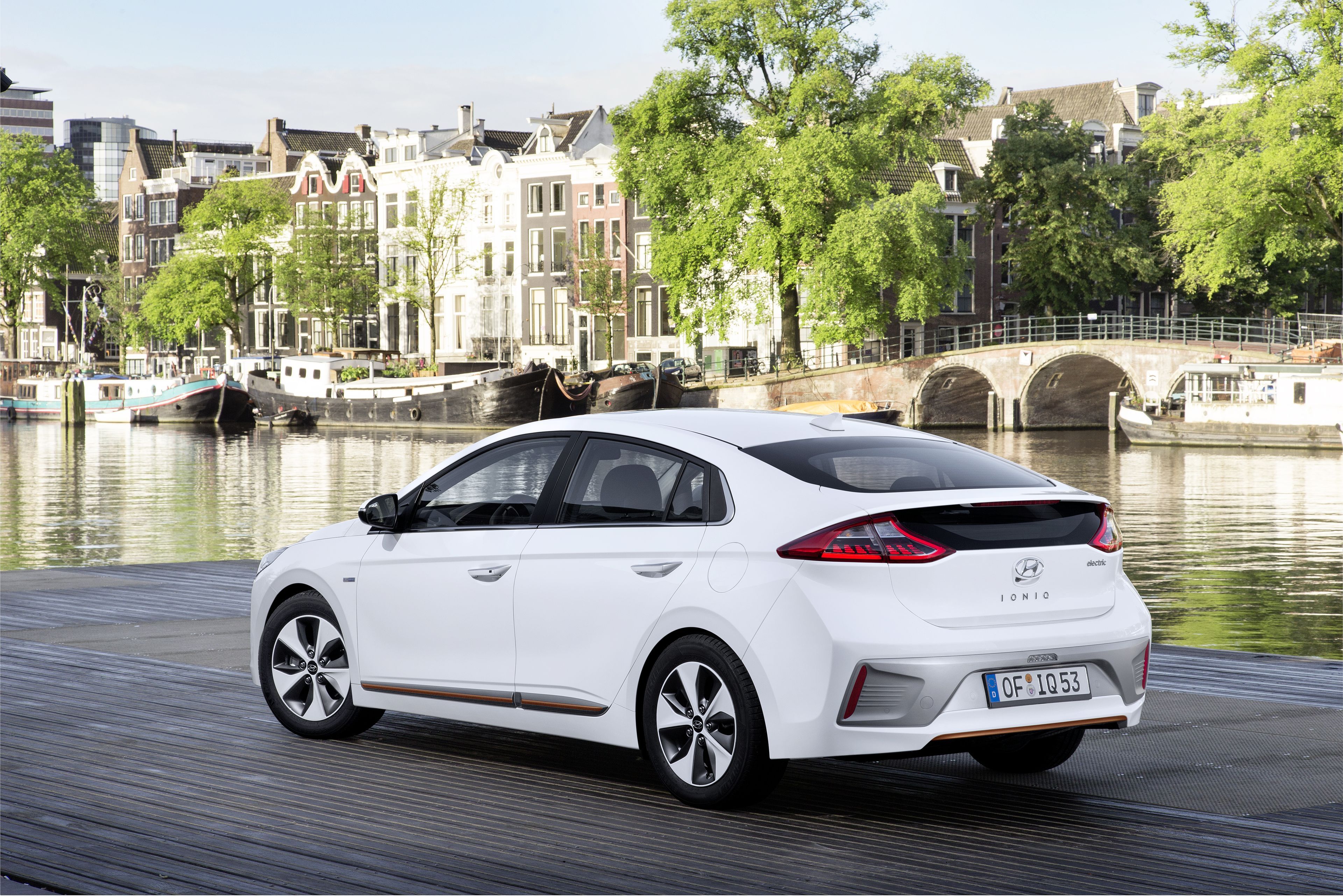 3840x2561 Hyundai Ioniq Wallpaper