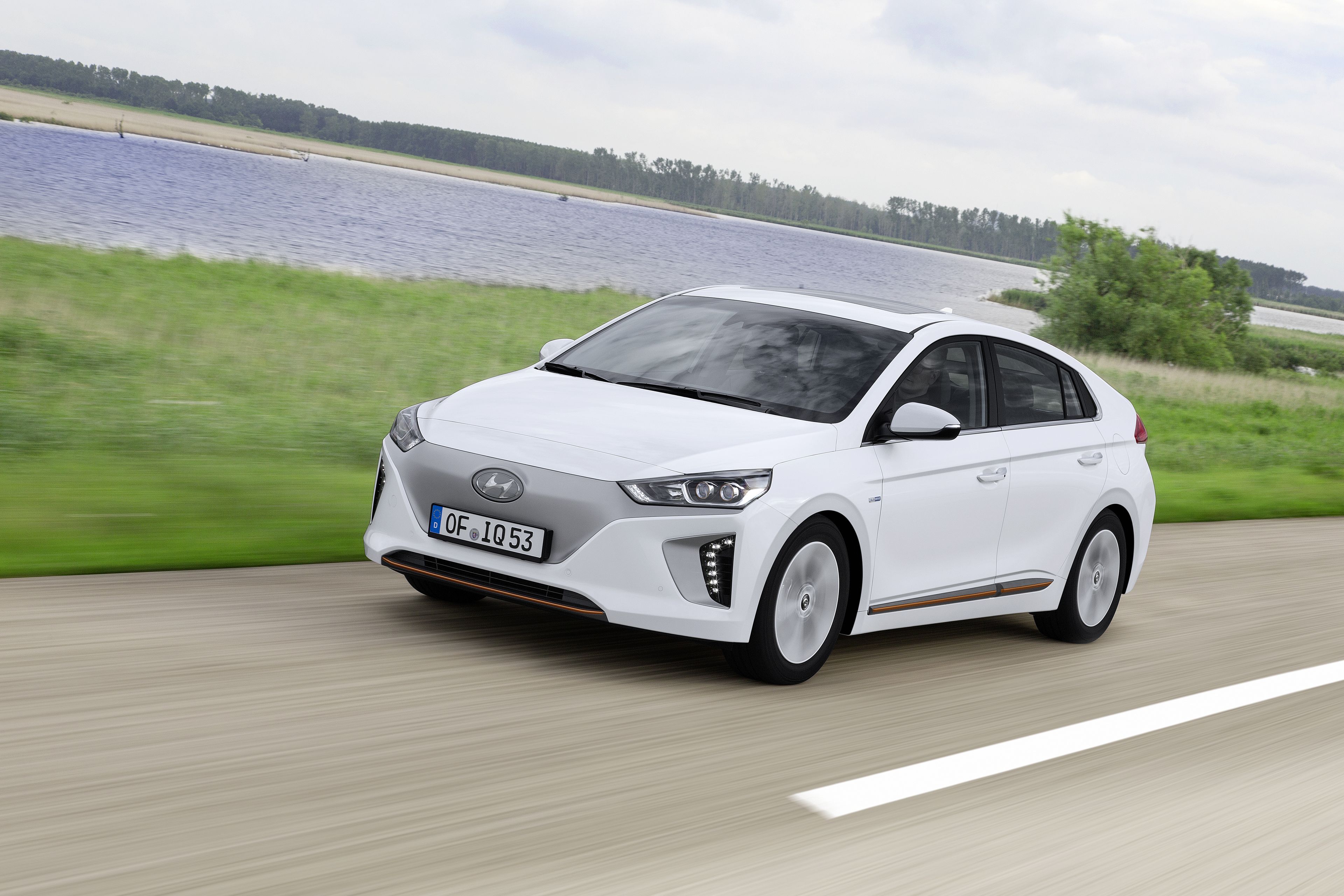Vivid Hyundai Ioniq 9 Capture for Desktop Vivid Hyundai Ioniq 9 Capture for Desktop