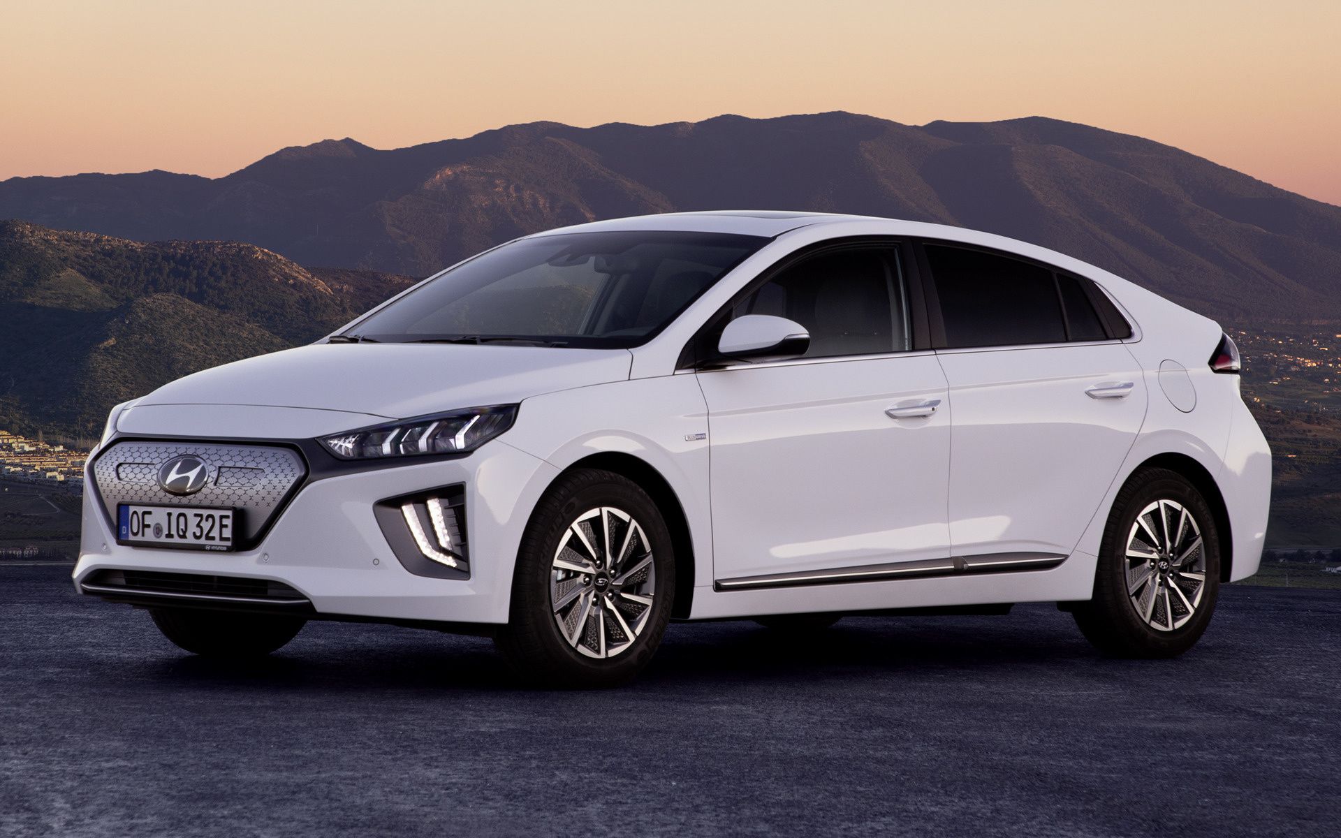 1920x1200 Hyundai Ioniq Electric and HD Image