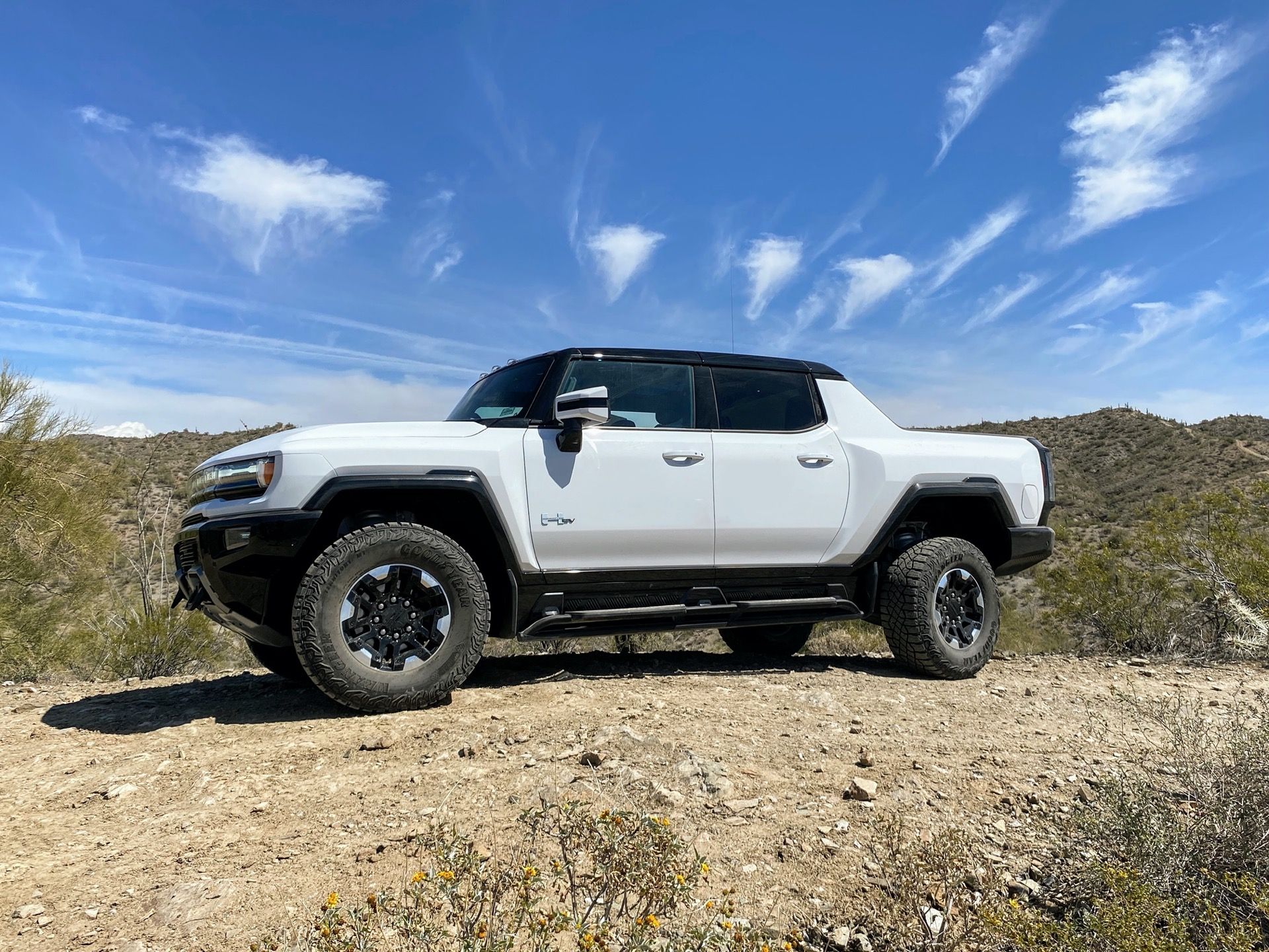 1920x1440 First Drive Review: 2022 GMC Hummer EV Shows How Electric Off Roading Can Be