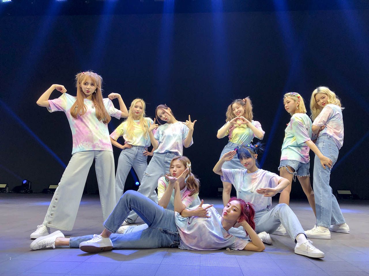 1280x960 Twice's First Virtual Concert Was Colorful, Tech Savvy And Interactive. HaB