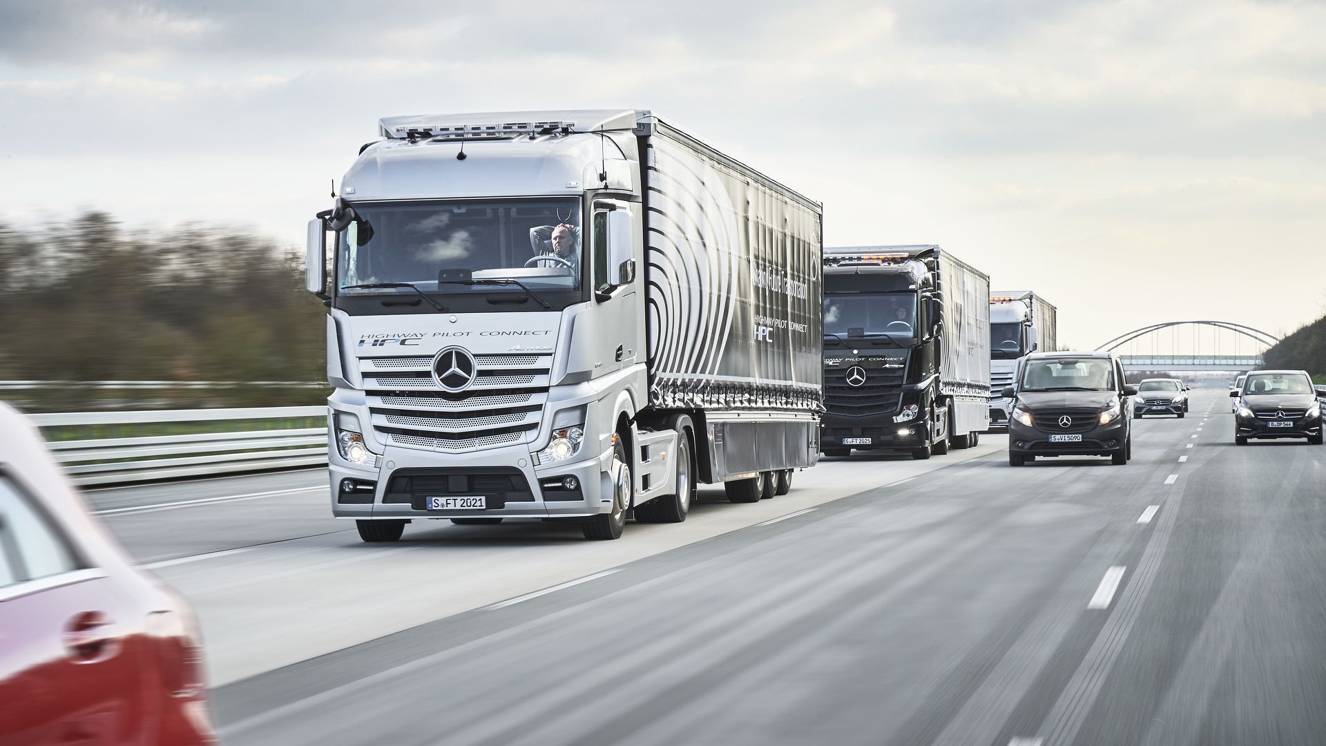 1920x1080 Mercedes Convoy Wallpaper