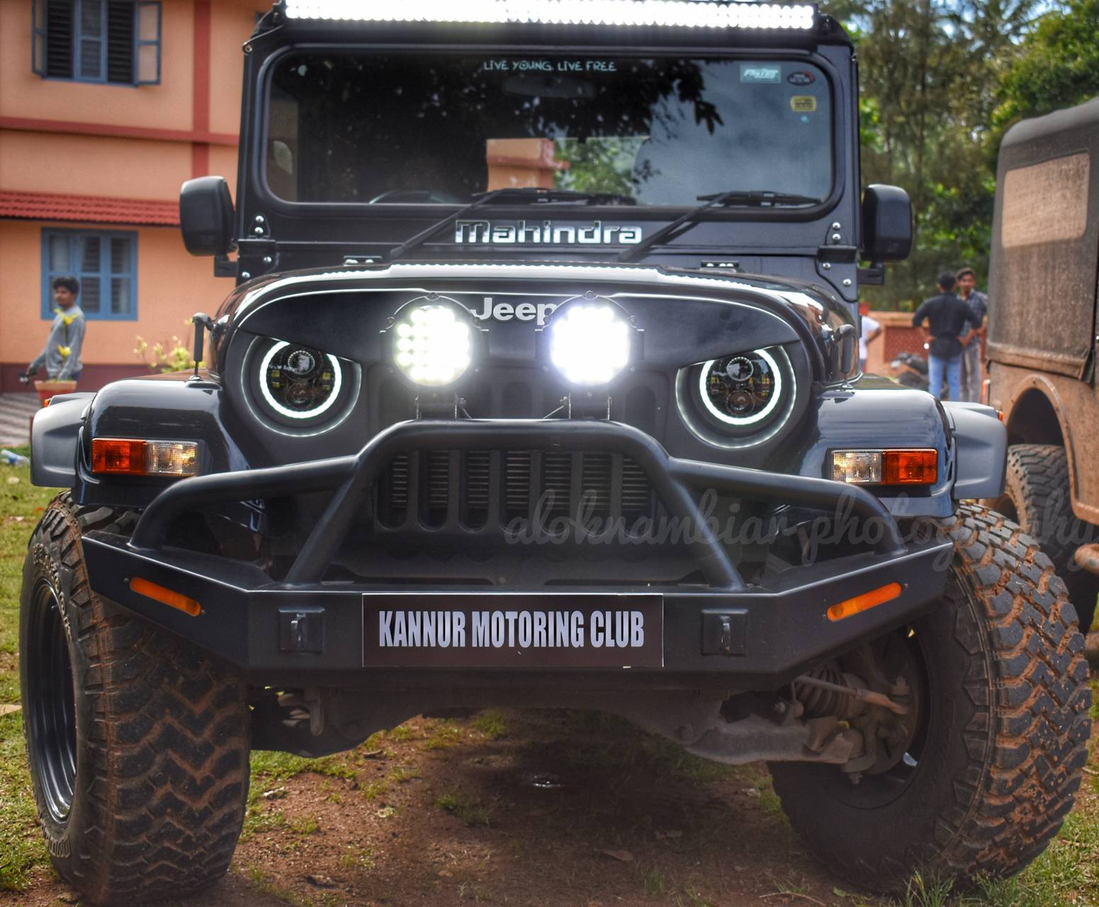 1551x1280 Thar Jeep Wallpaper