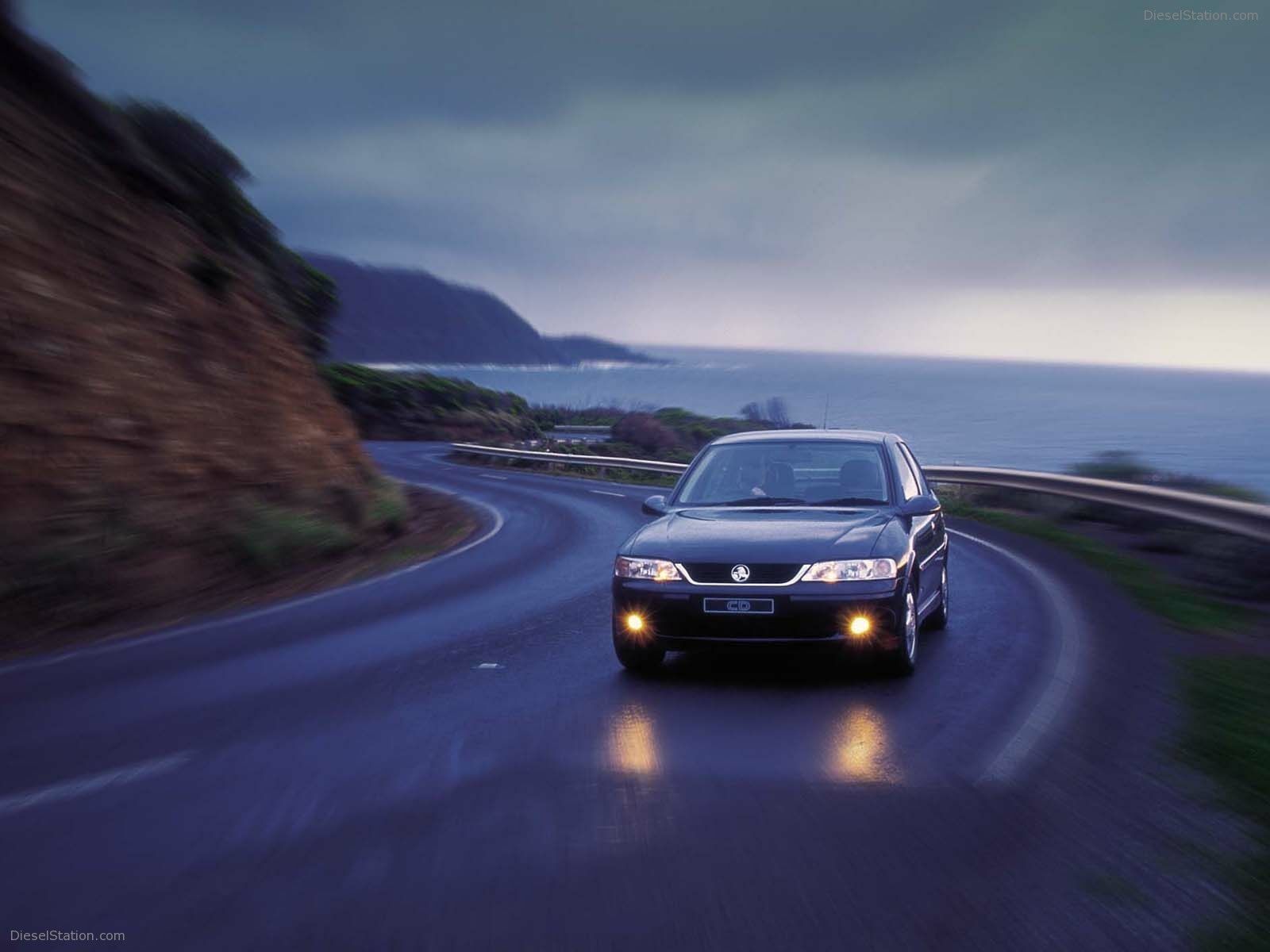 1600x1200 Vectra Wallpaper