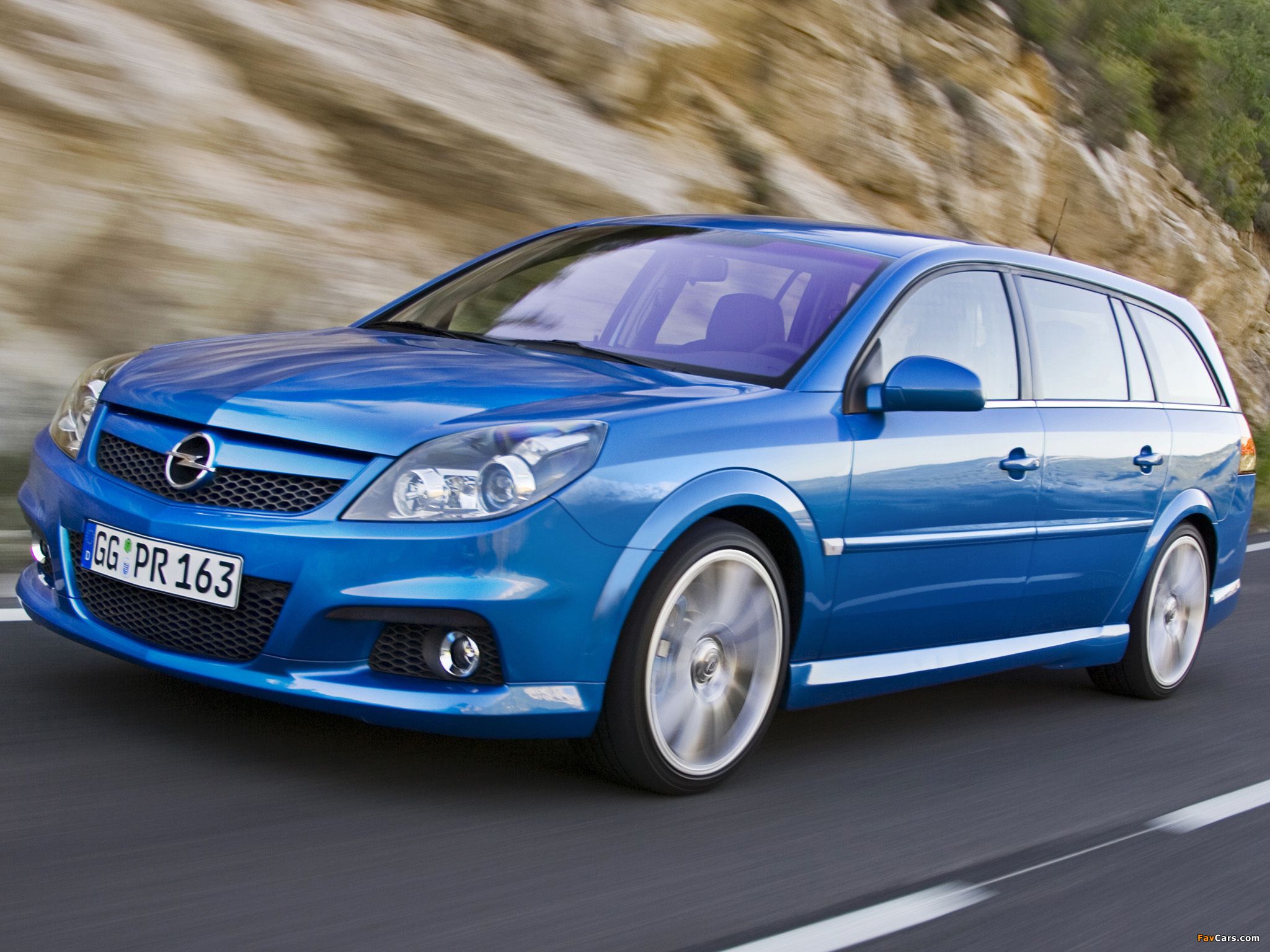 2048x1536 Opel Vectra Caravan OPC (C) 2005–08 wallpaper (2048x1536)