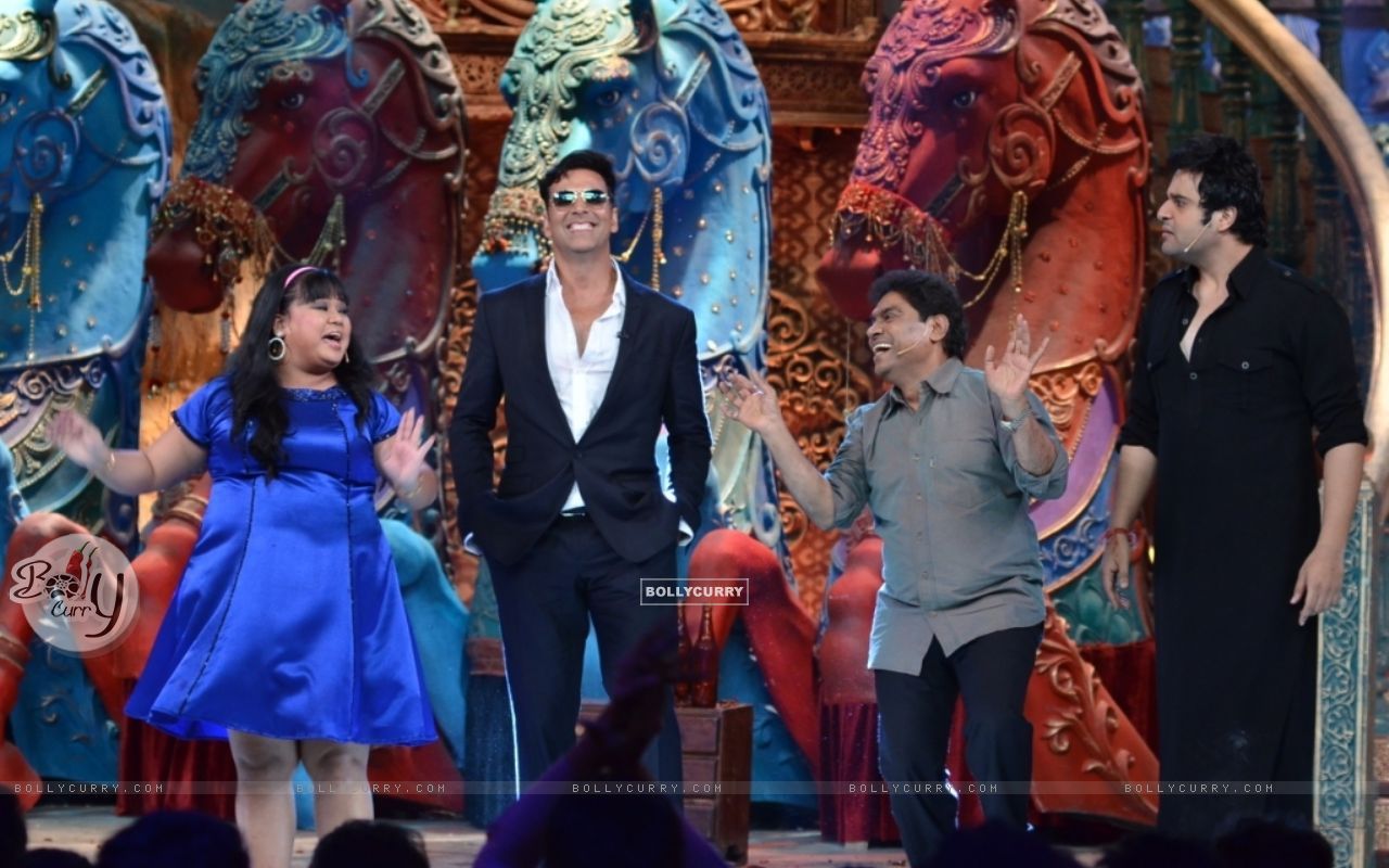 1280x800 Akshay Kumar and Johnny Lever on Comedy Circus Ke Mahabali. Krushna Abhishek Photo Gallery