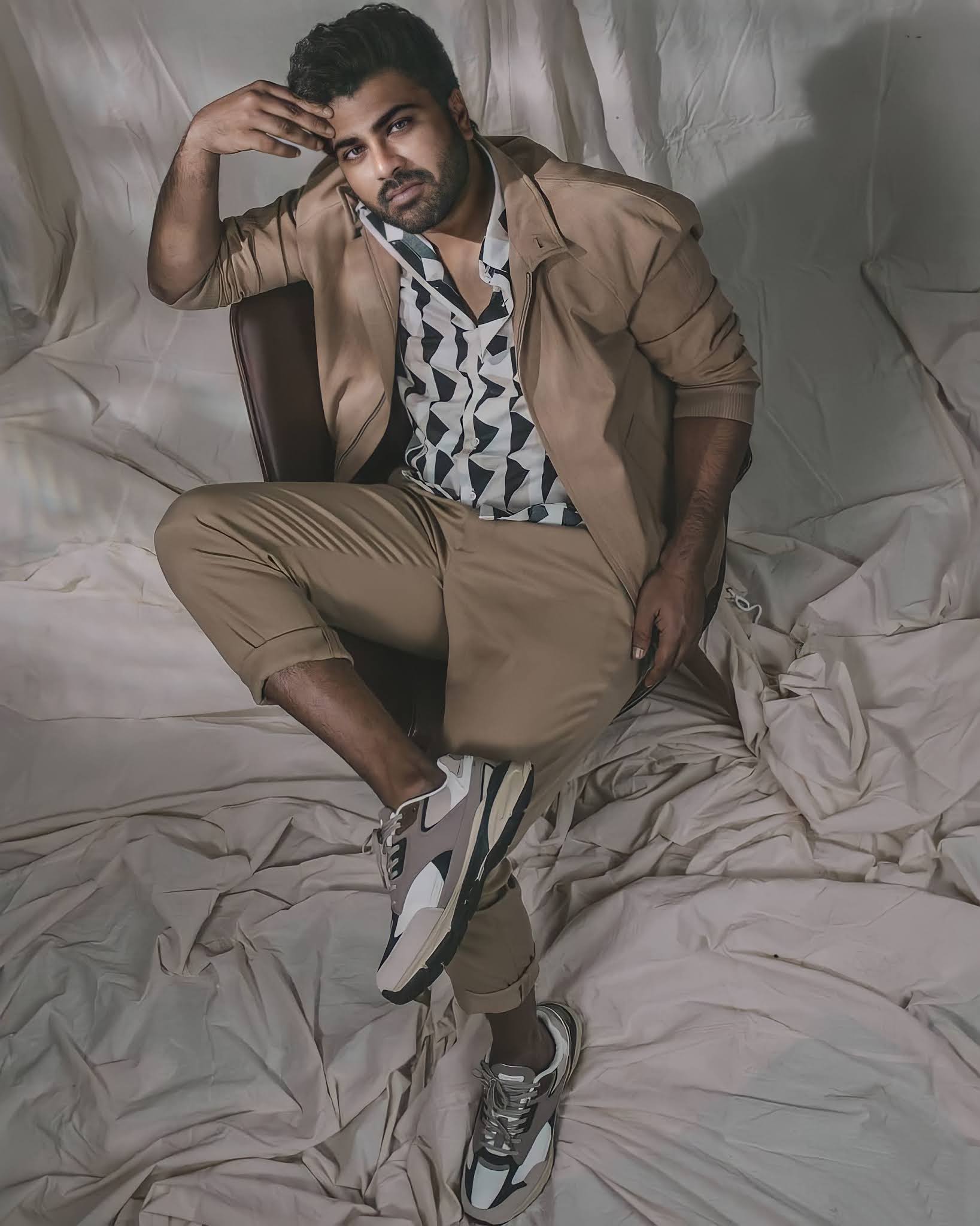 1637x2048 Sharwanand's latest HD stillsHDgallery