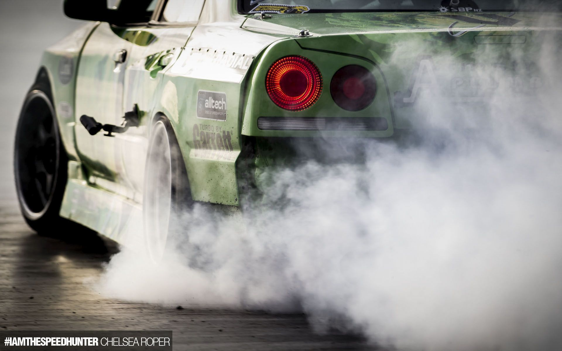 Gtr Burnout Wallpapers Top Free Gtr Burnout Backgrounds Wallpaperaccess