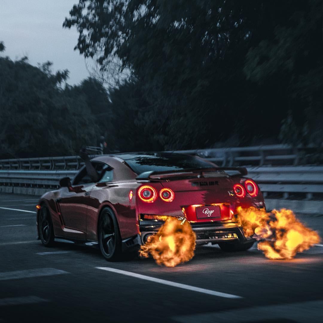 GTR Flames Wallpapers - Top Free GTR Flames Backgrounds - WallpaperAccess