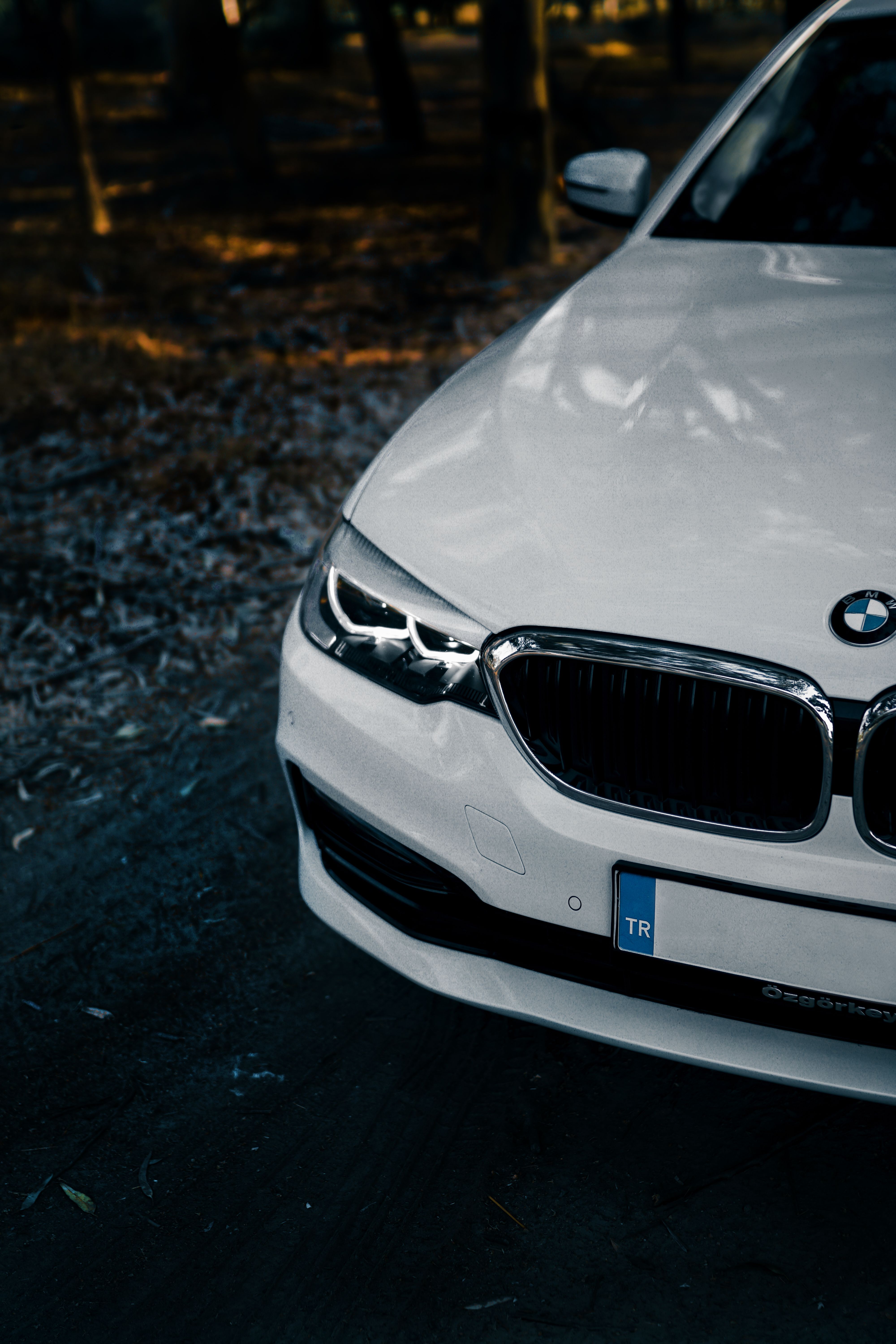 4000x6000 A Headlight of a White BMW Car · Free