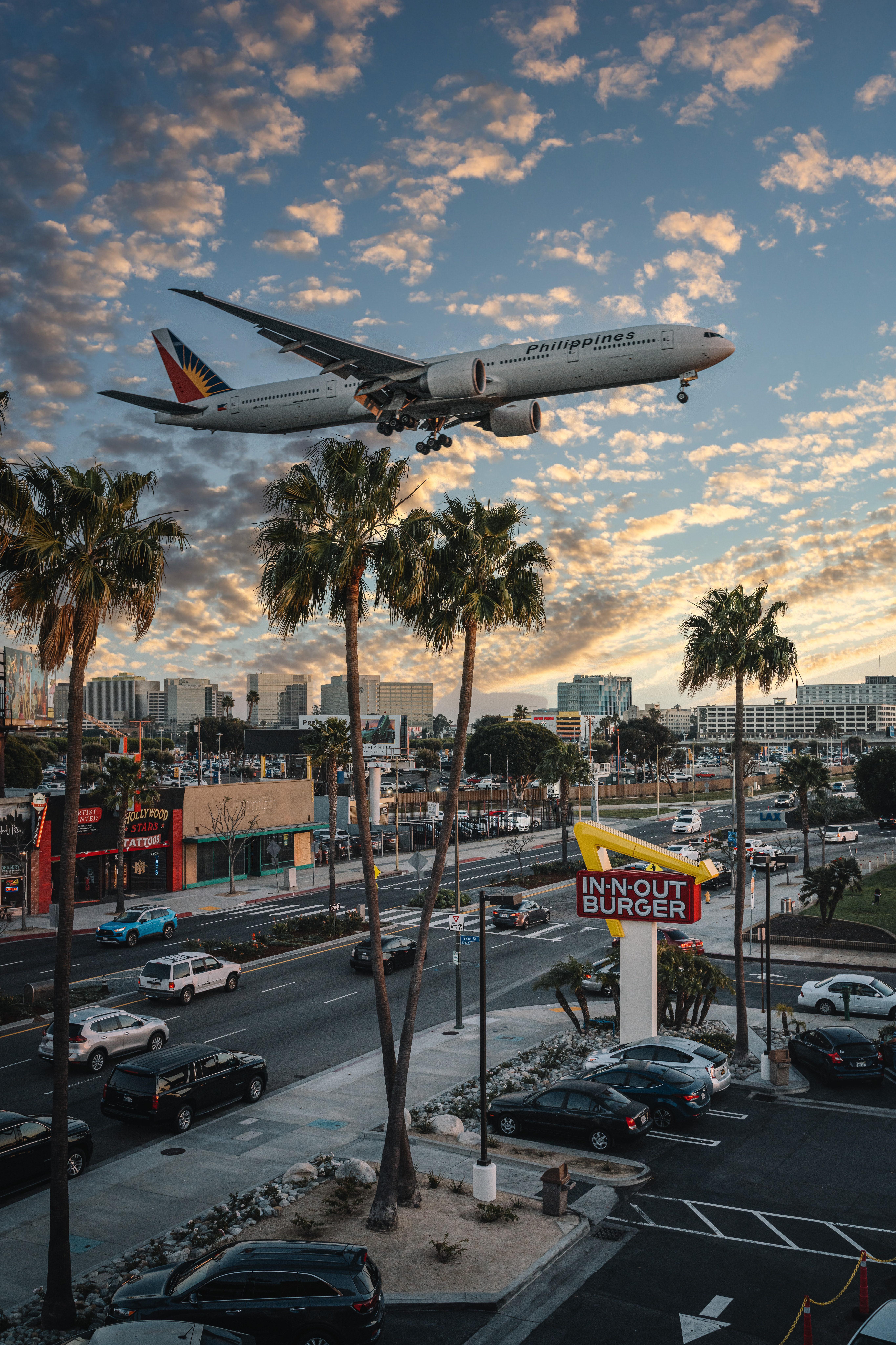 5461x8192 Plane Flying iOS 16 Depth Effect Wallpaper