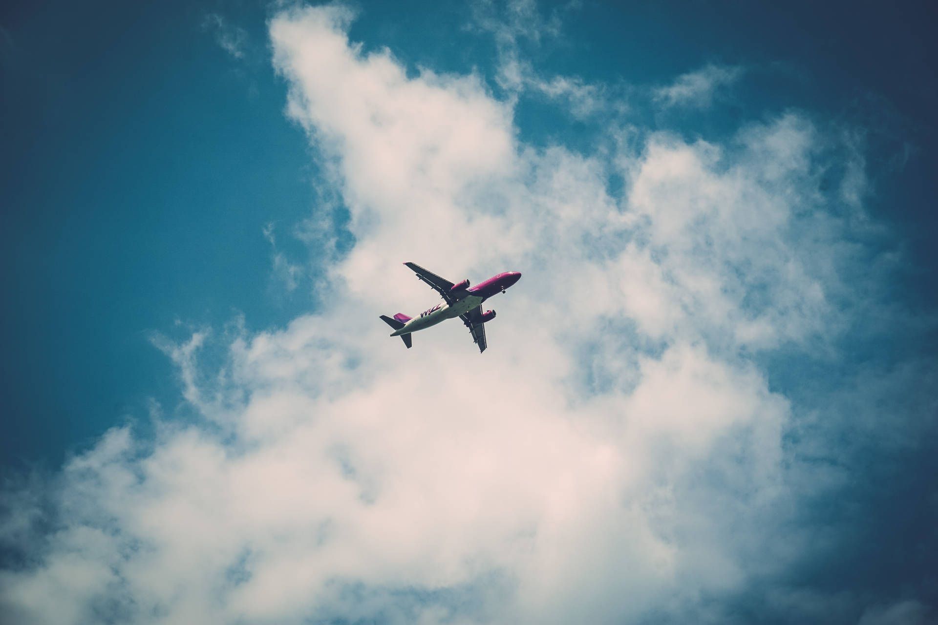 1920x1280 Airplane Wallpaper