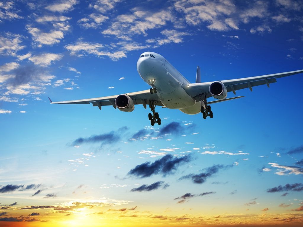 1024x768 Download wallpaper 1024x768 plane, sky, flying, sunset standard 4:3 HD background