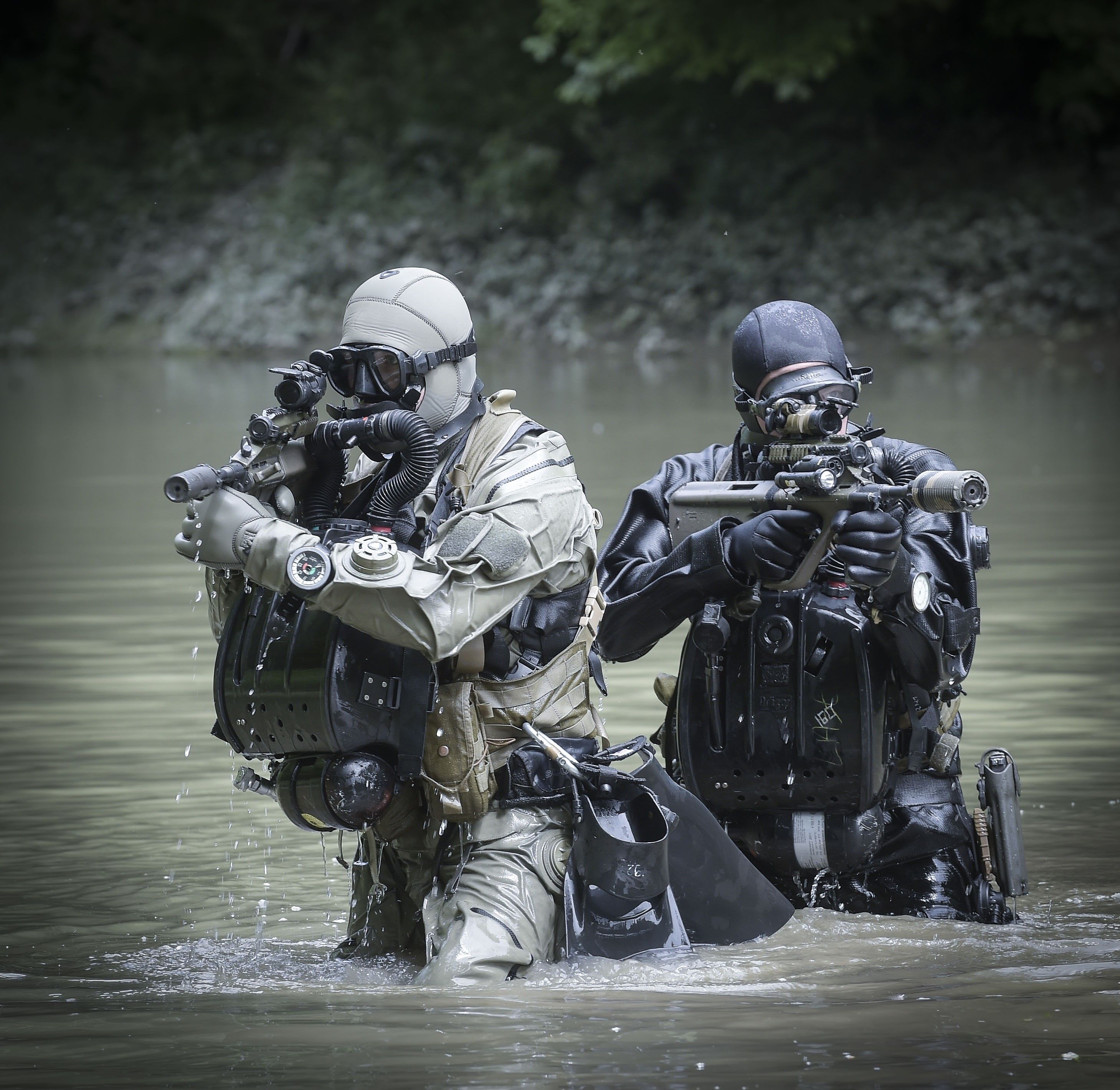 2918x2841 Soldiers, Assault rifle, Water, Special Forces, German Gallery HD Wallpaper