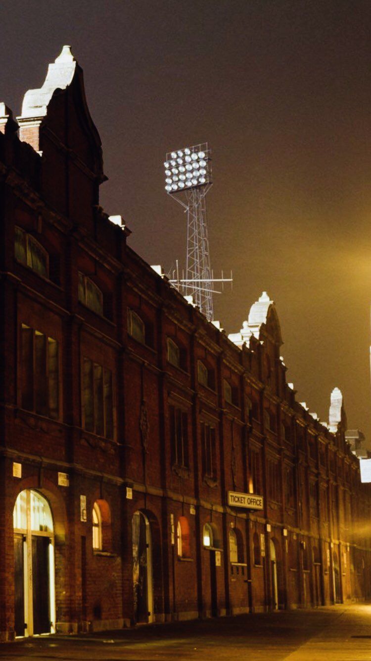 750x1334 Fulham Wallpaper