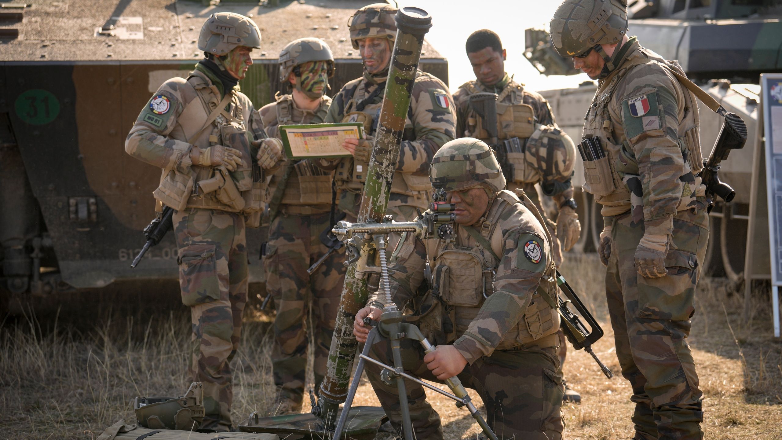 2560x1440 US, French troops in Romania hold NATO military drills