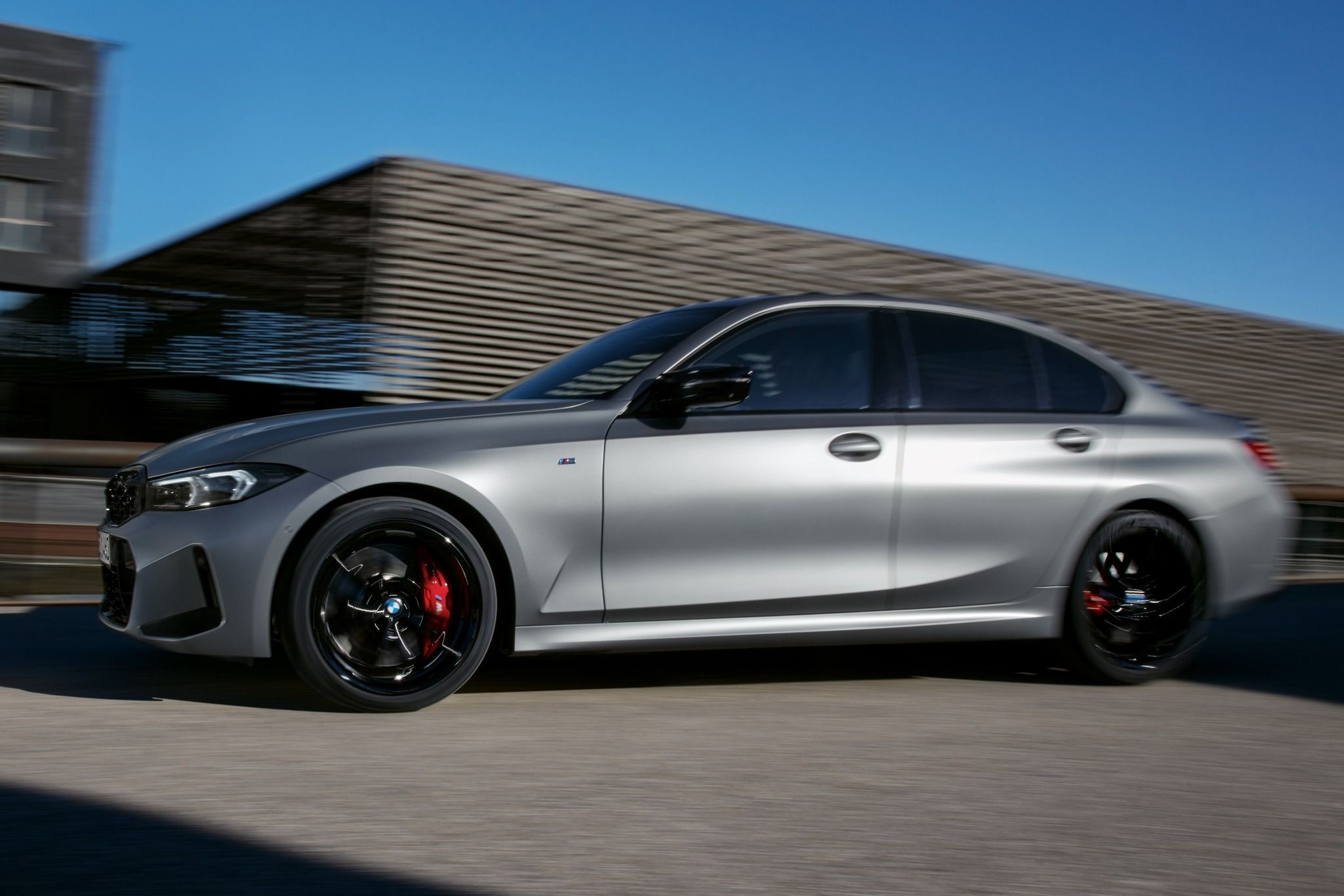 2048x1365 BMW M340i Sedan And Touring Make Photo Debut