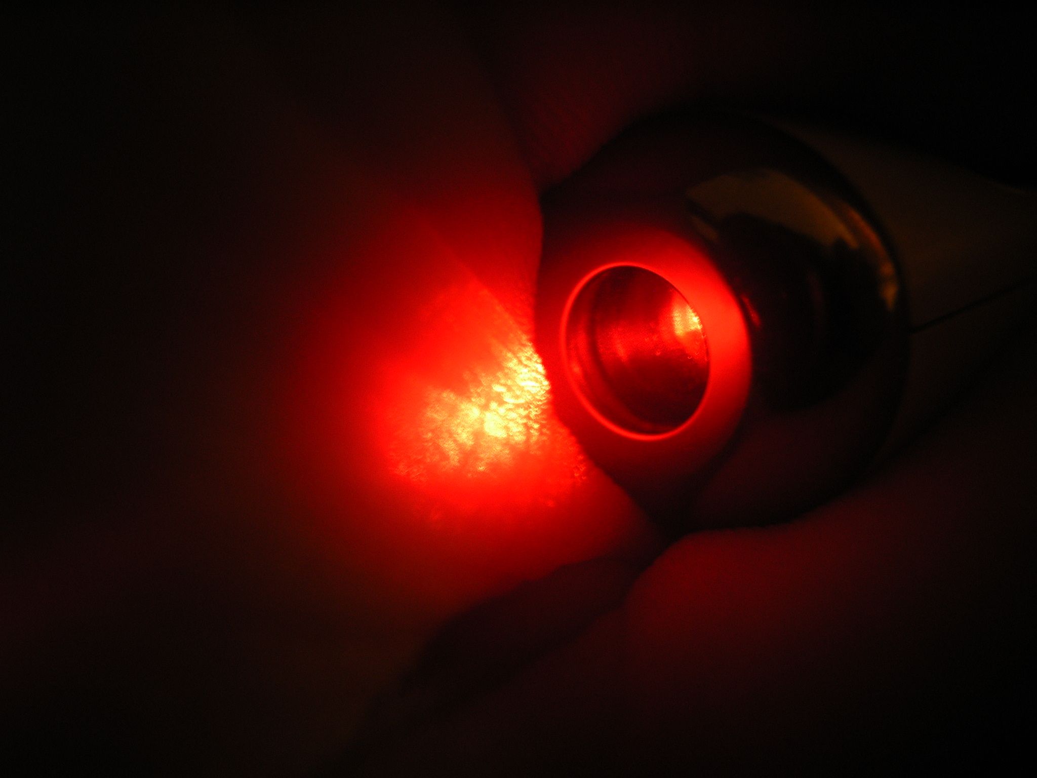 2048x1536 Red diode laser on