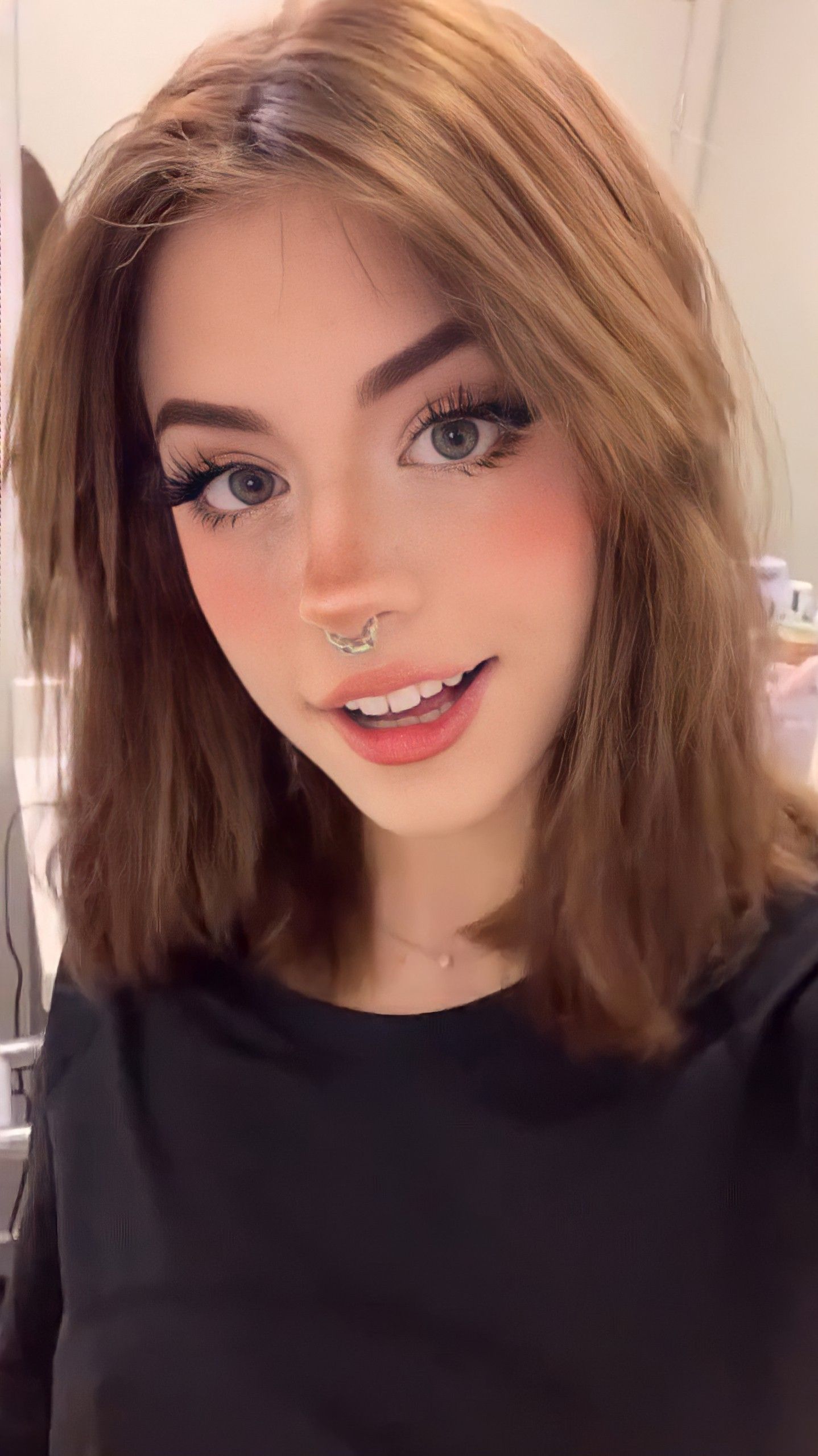 Biografía De Hannah Owo