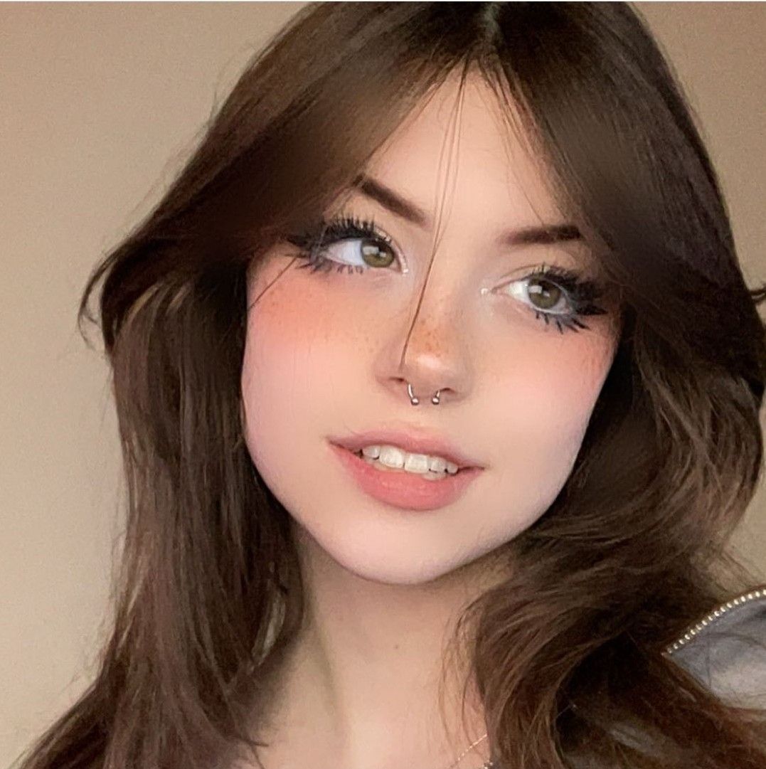 1077x1081 Eli VtM. Edgy makeup, Casual makeup, Makeup inspiration