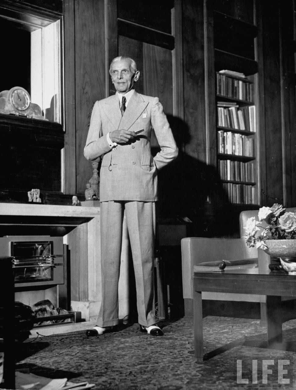 971x1280 Various Photographs of Mohammed Ali Jinnah in New Delhi May 1946. Mohammed ali, History of pakistan, Pakistan