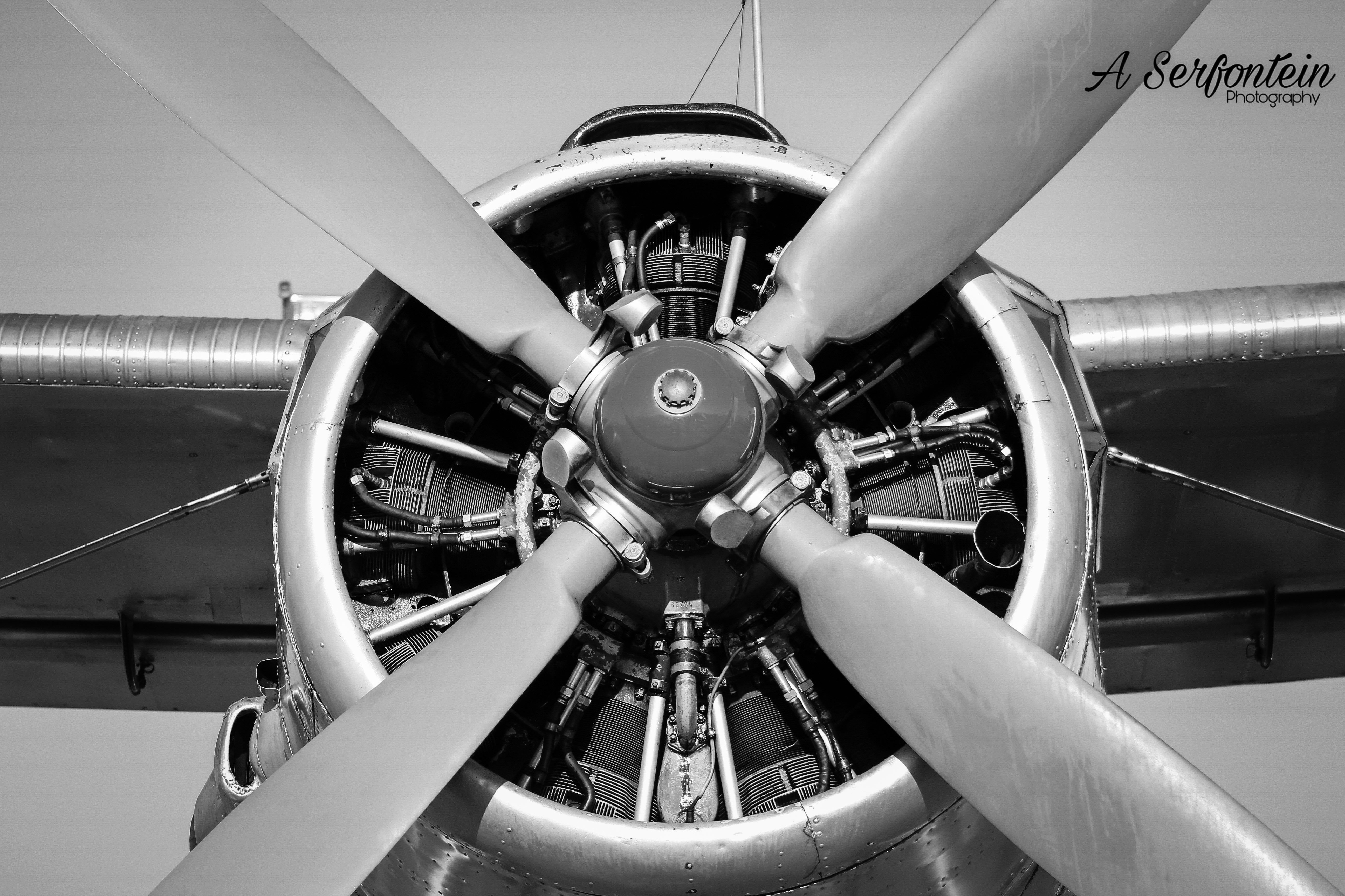 5184x3456 Wallpaper / photography, aircraft, monochrome, engine, propeller free download